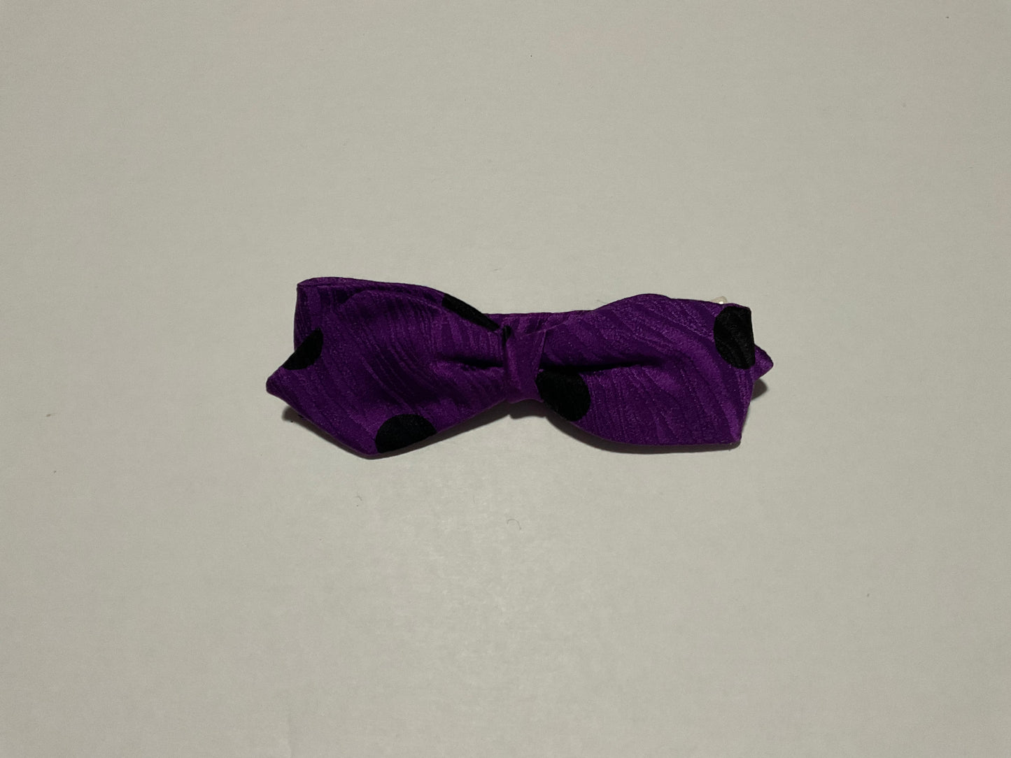 R P BOW TIE / PURE SILK / NEW / PRE-TIED / HAND MADE IN ITALY