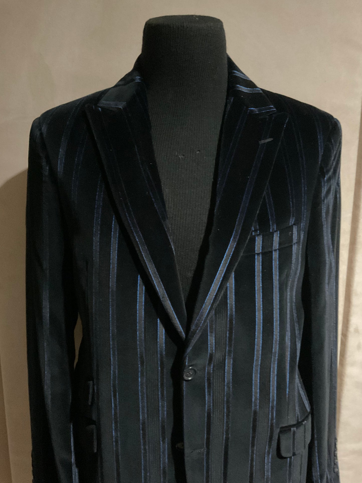 SPORT JACKET / EVENING JACKET / VELVET / BLACK & BLUE SATIN STRIPE / NEW / 40 REGULAR - LONG / MADE IN CANADA