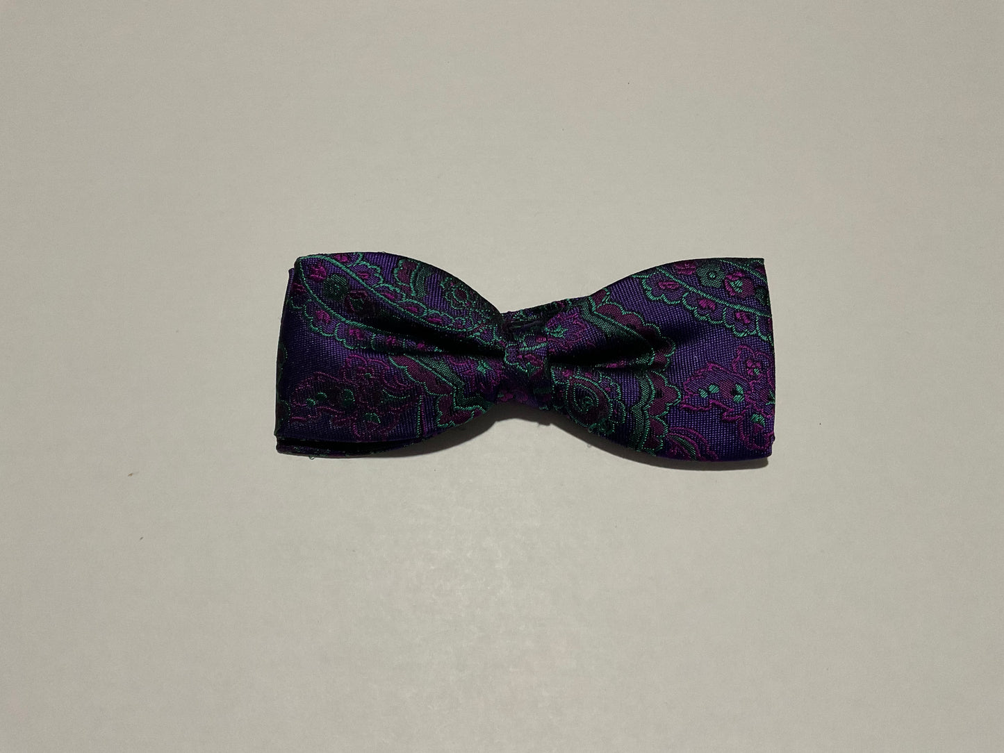 R P BOW TIE / PURE SILK / NEW / PRE-TIED / HAND MADE IN ITALY