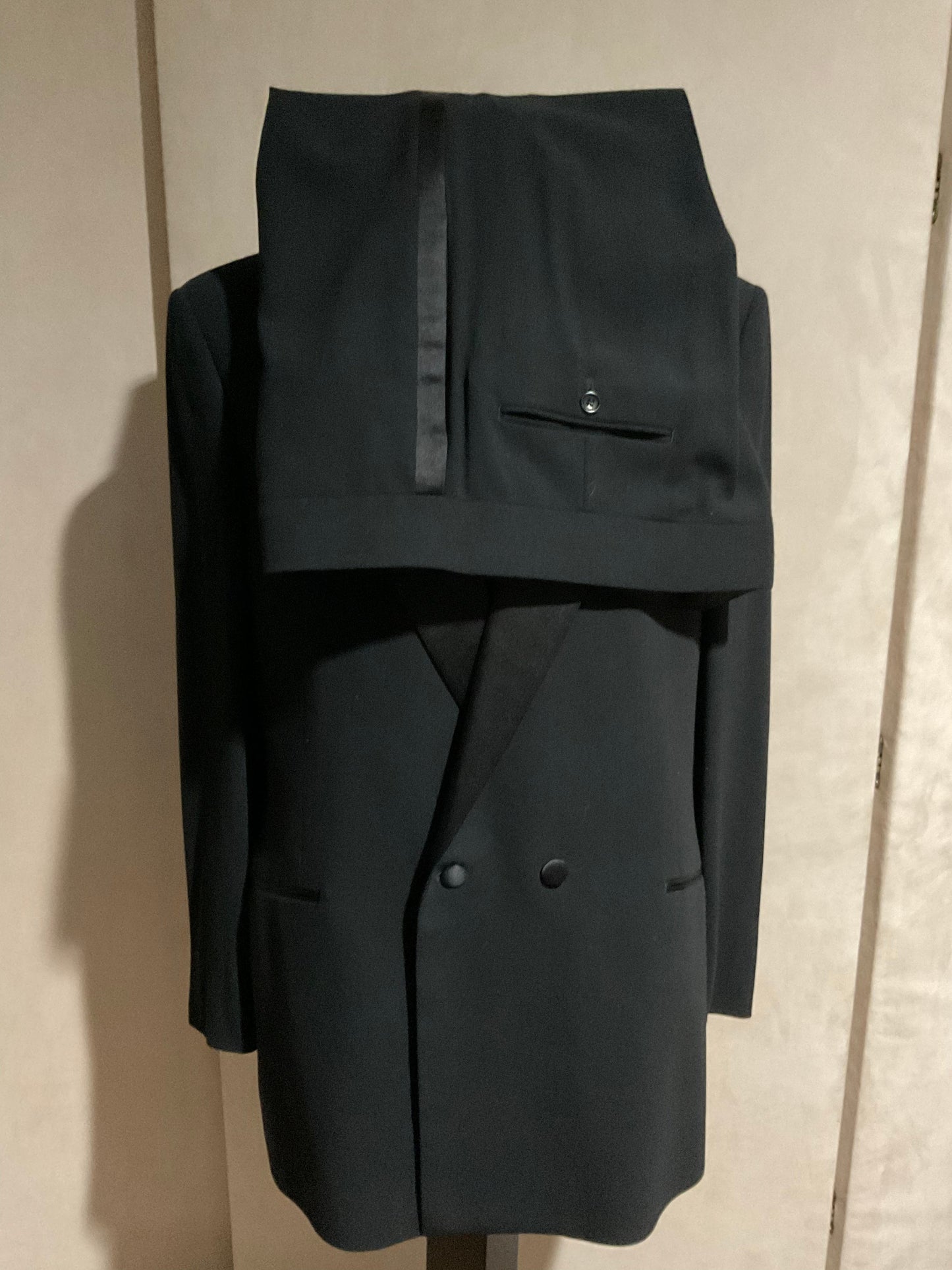 TUXEDO / GIORGIO ARMANI / DOUBLE BREASTED / BLACK / 44 REG / MADE IN ITALY