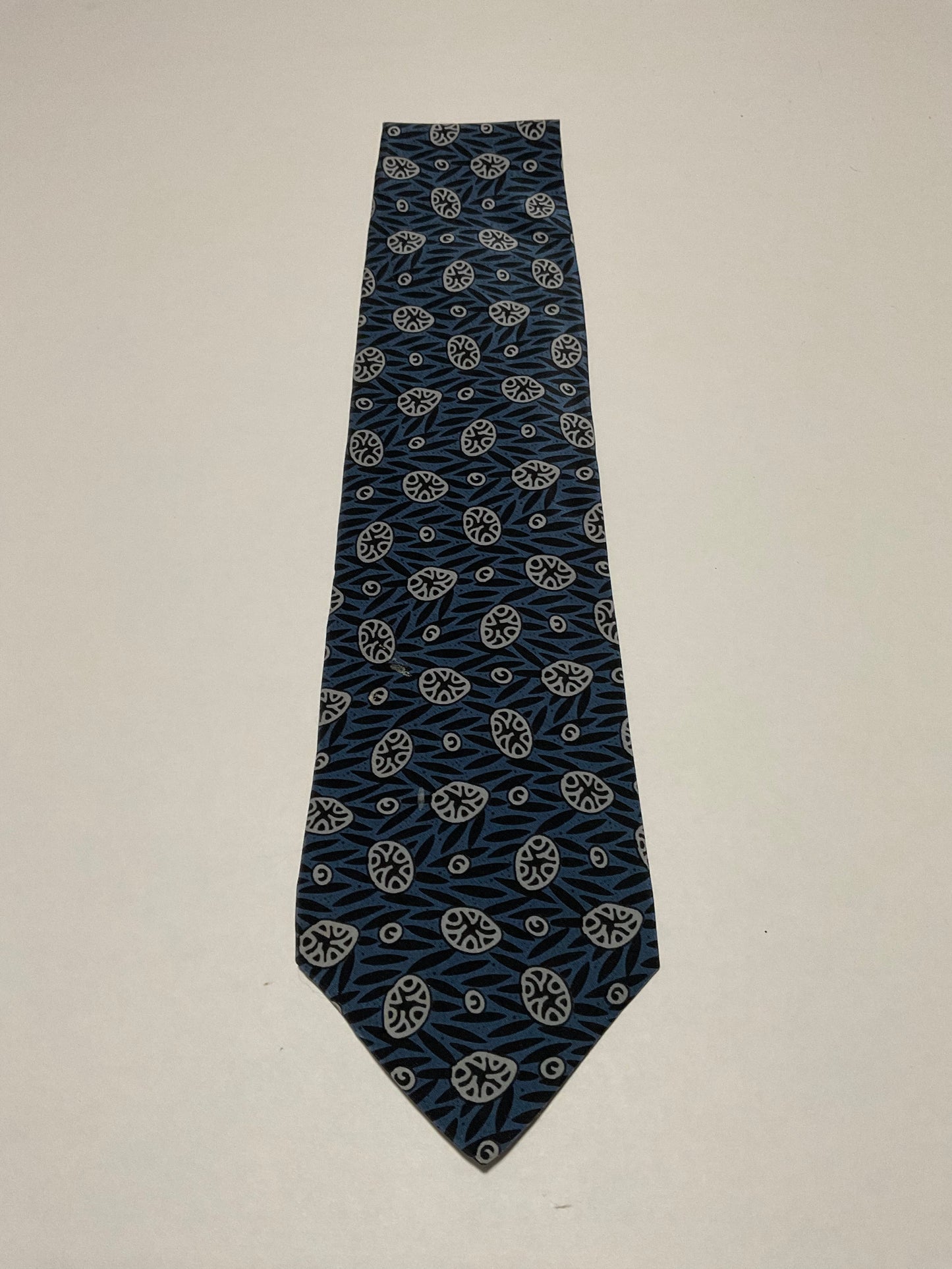 R P TIE / PURE SILK / NEW / APPX. 3 3/4” WIDE / HAND MADE IN ITALY