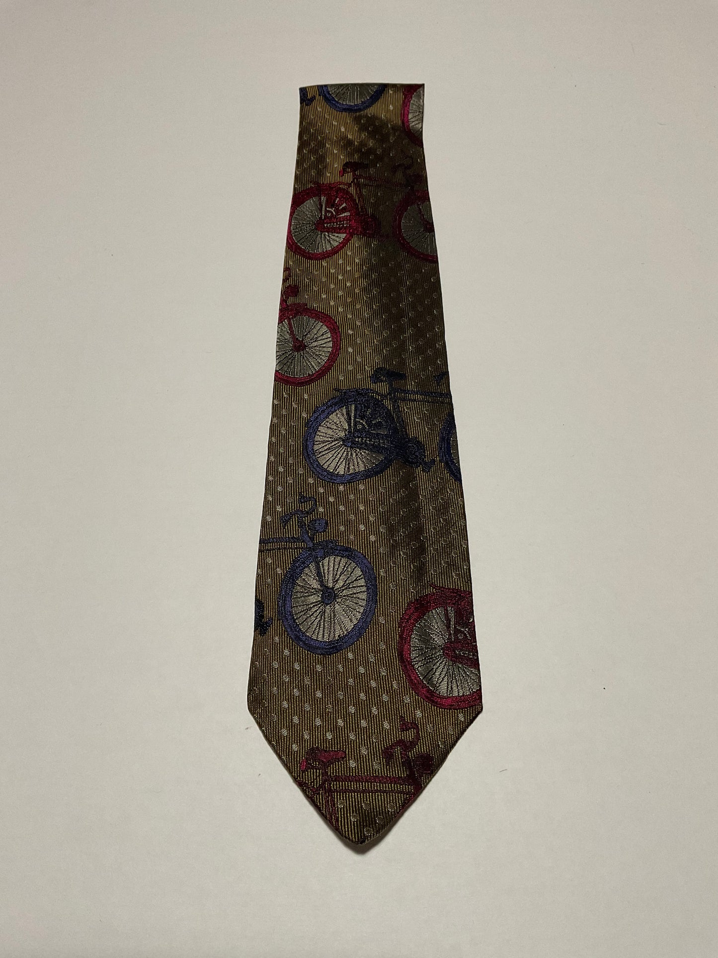 R P TIE / PURE SILK / NEW / APPX. 3 3/4” WIDE / HAND MADE IN ITALY