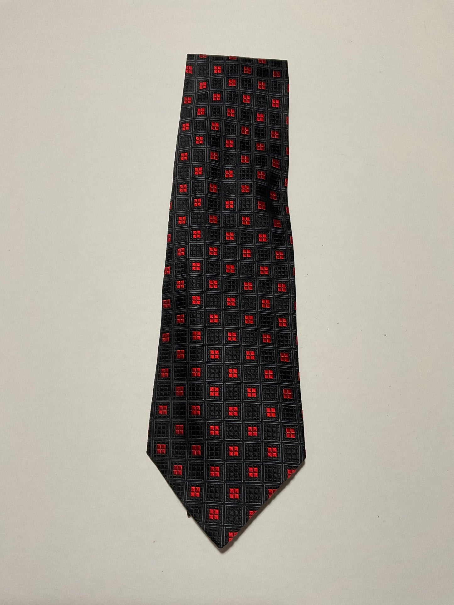 R P TIE / PURE SILK / NEW / APPX. 3 3/4” WIDE / HAND MADE IN ITALY