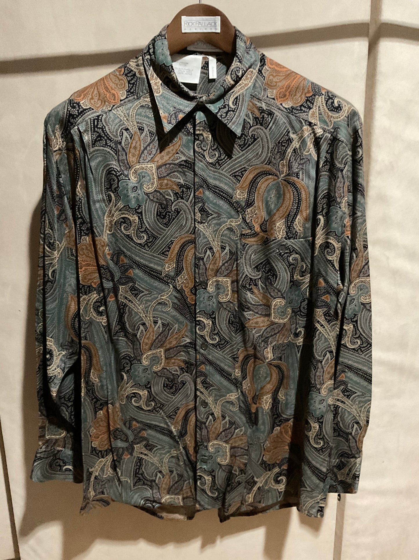 R P SPORT SHIRT / NEW / MEDIUM - LARGE / MADE IN GERMANY