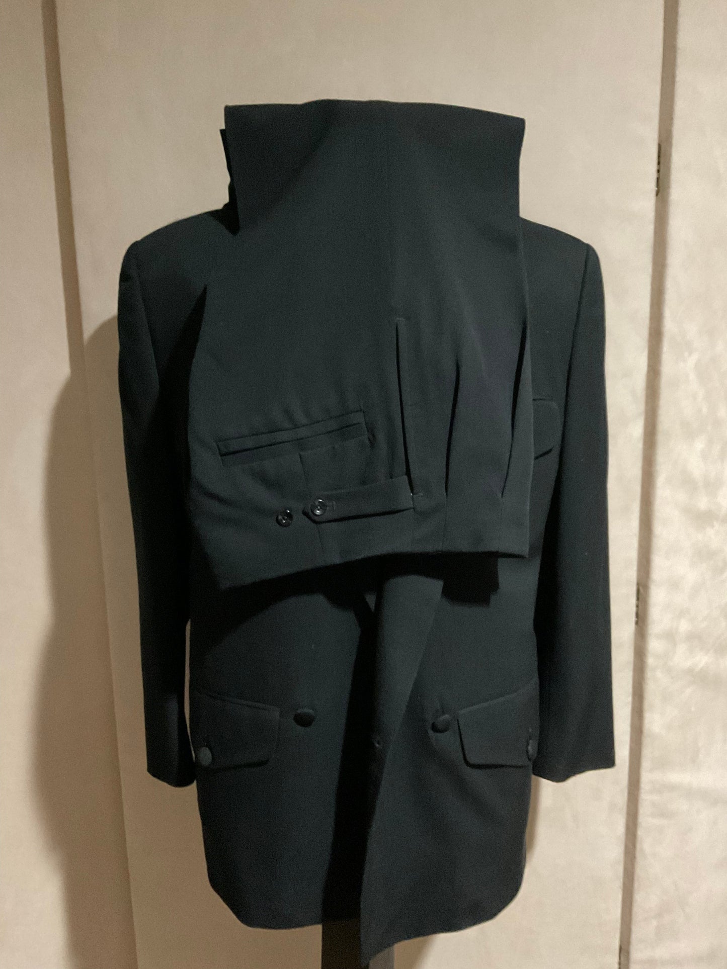 R P SUIT / CUSTOM BESPOKE DESIGN / DOUBLE BREASTED 4 POCKETS / BLACK / 40  REG / CRAFTED IN USA
