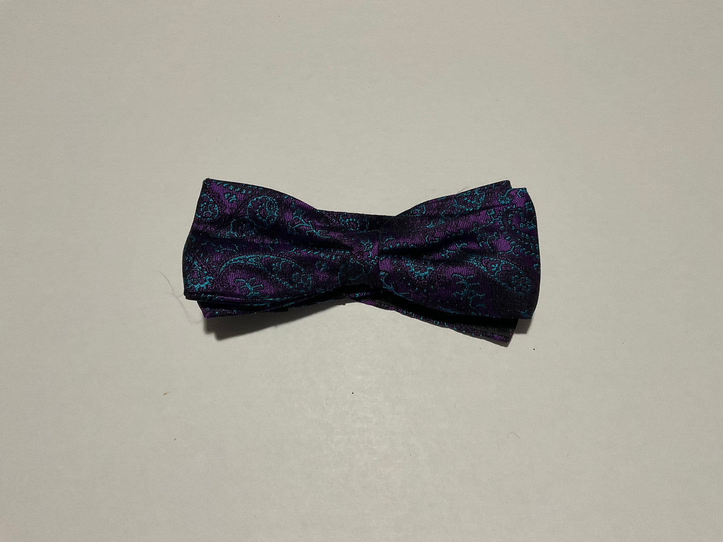 R P BOW TIE / PURE SILK / NEW / PRE-TIED / HAND MADE IN ITALY