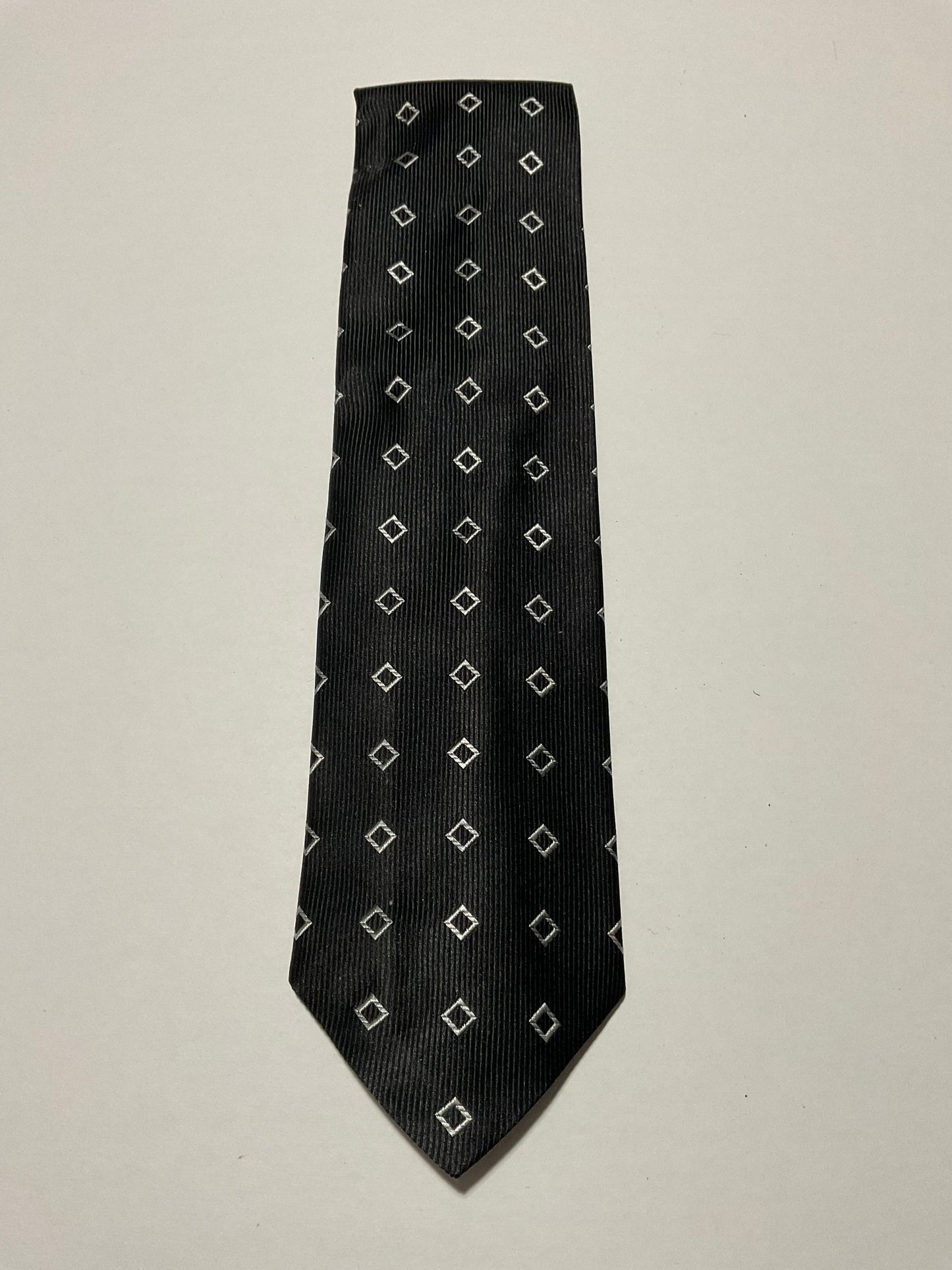 R P TIE / PURE SILK / NEW / APPX. 3 3/4” WIDE / HAND MADE IN ITALY