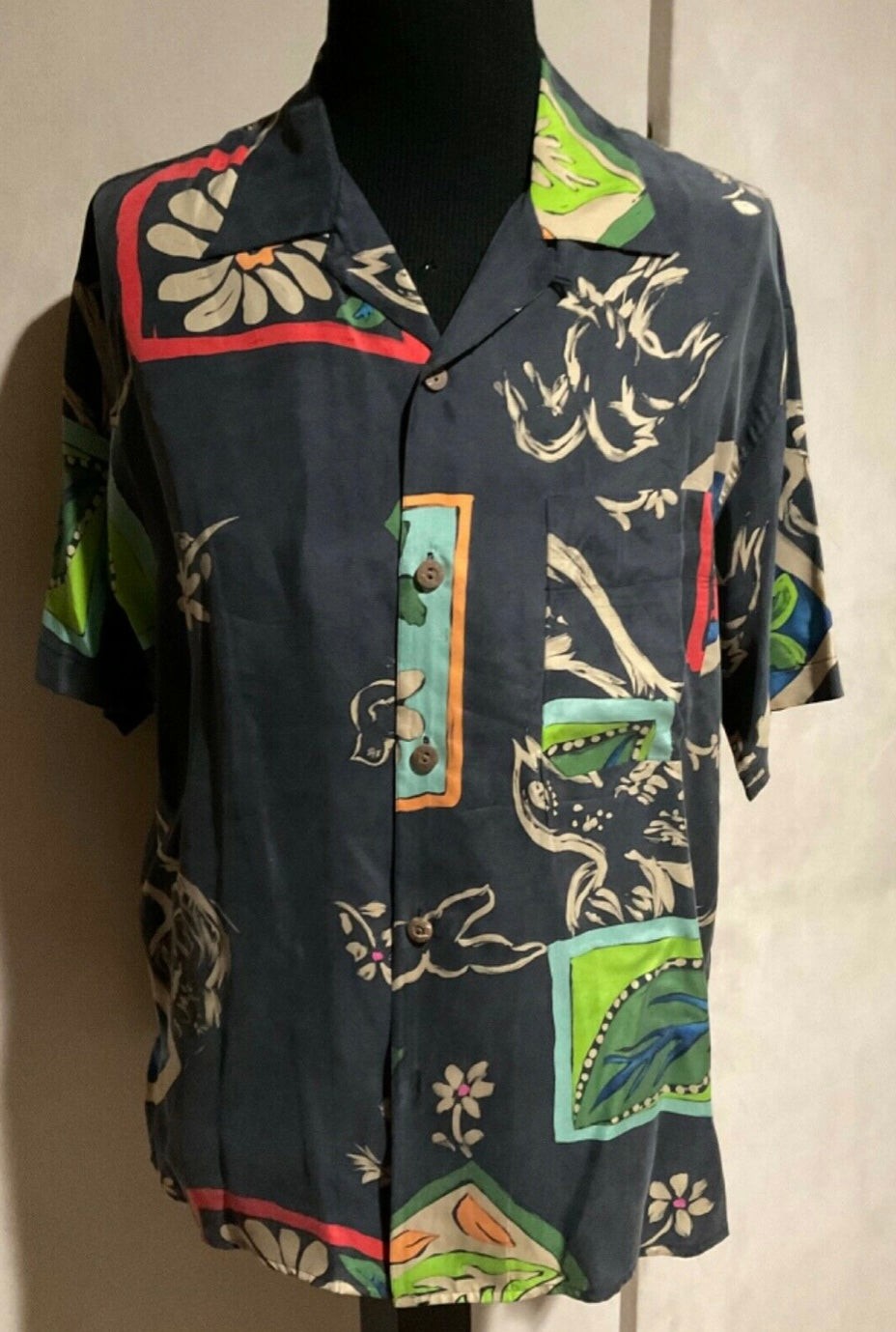 R P SPORT SHIRT / 100% SILK / VINTAGE PRINT / NEW / MEDIUM