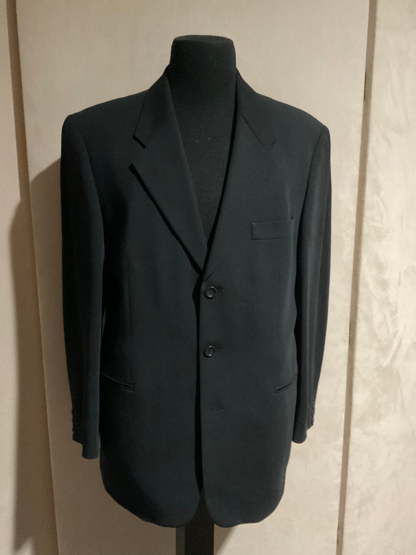 R P SUIT / BLACK CREPE / 40 REGULAR / MADE IN EUROPE