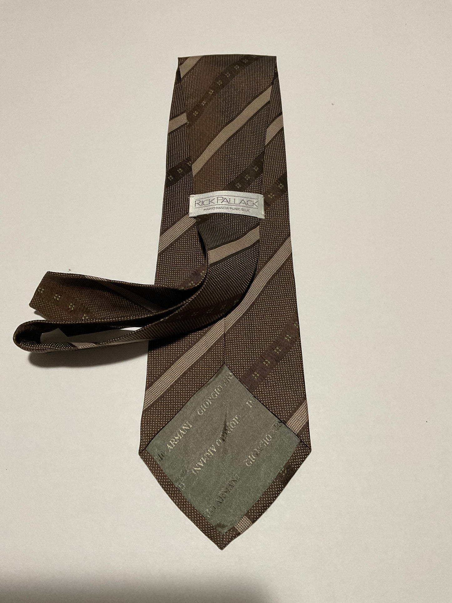 TIE / PURE SILK / NEW / APPX. 3 3/4” WIDE / GIORGIO ARMANI / HAND MADE IN ITALY