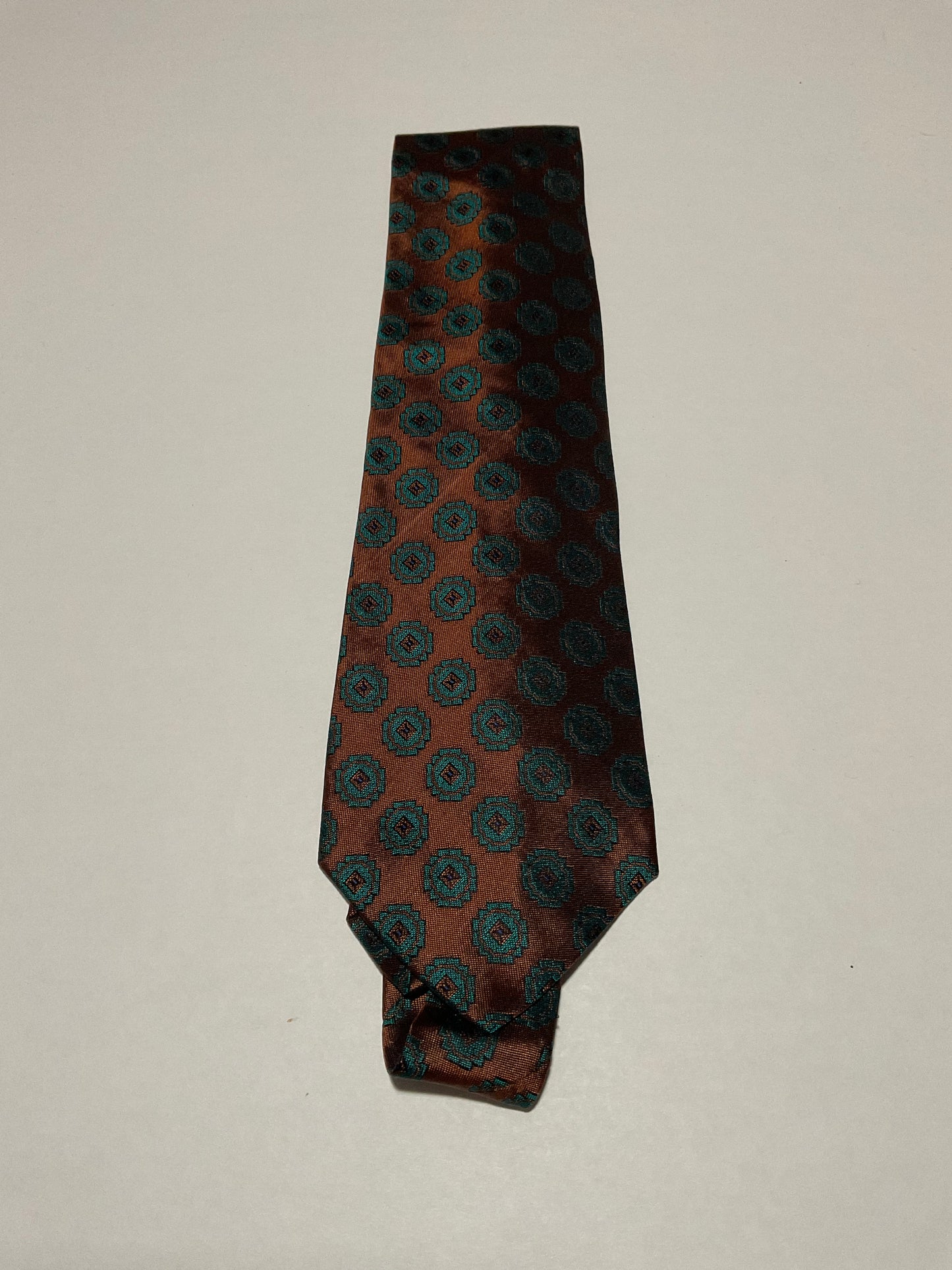 R P TIE / PURE SILK / NEW / APPX. 3 3/4” WIDE / HAND MADE IN ITALY
