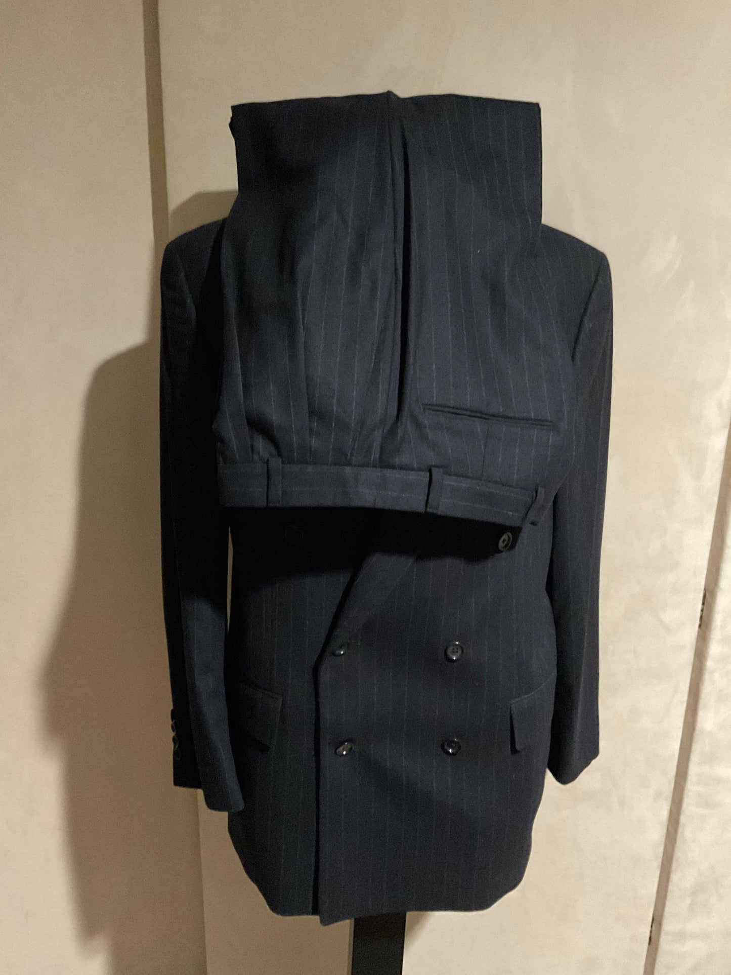 R P SUIT / DOUBLE BREASTED / CASHMERE & WOOL / NAVY CHALK STRIPE / 40 REG / MADE IN CANADA