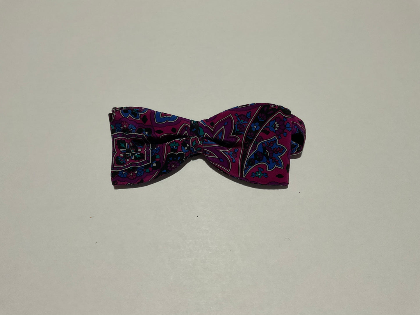 R P BOW TIE / PURE SILK / NEW / PRE-TIED / HAND MADE IN ITALY