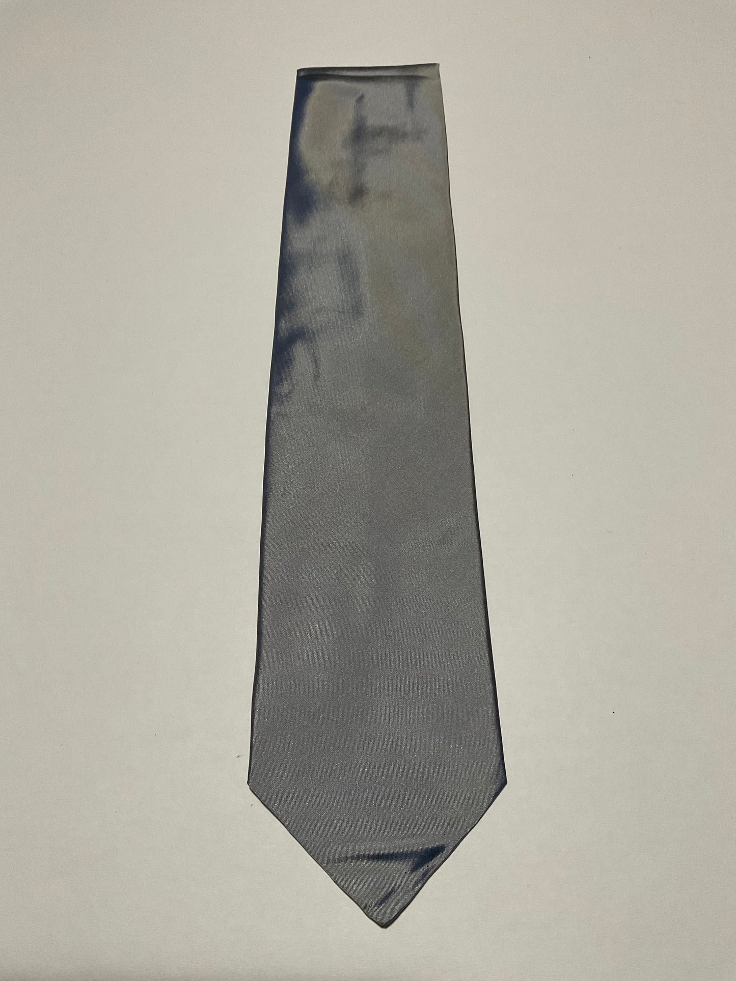 R P TIE / PURE SILK / NEW / APPX. 3 3/4” WIDE / HAND MADE IN ITALY