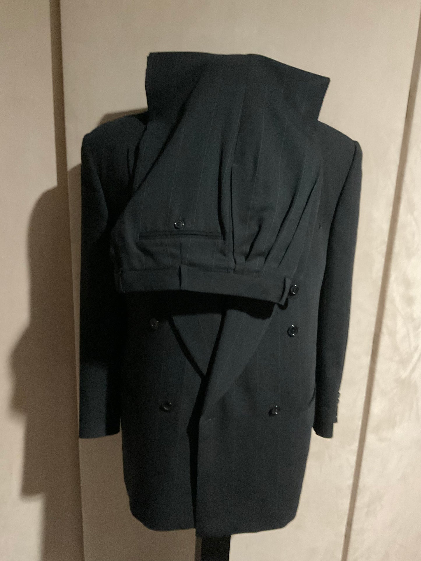 R P SUIT & VEST / DOUBLE BREASTED / BLACK STRIPE / 40 REG / MADE IN ITALY