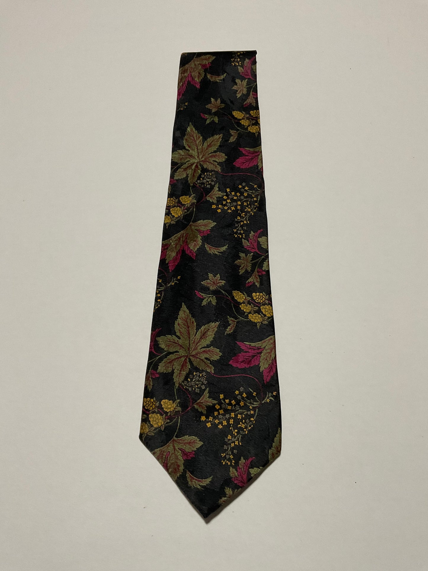 R P TIE / PURE SILK / NEW / APPX. 3 3/4” WIDE / HAND MADE IN ITALY