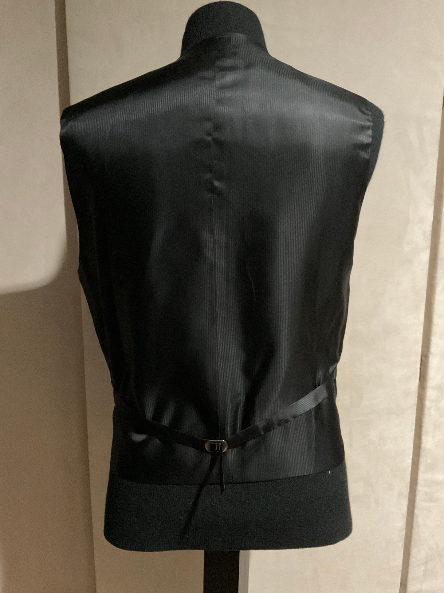 R P TUXEDO & VEST / 4 BUTTON BLACK / NEW / 42 REG OR LONG / MADE IN ITALY