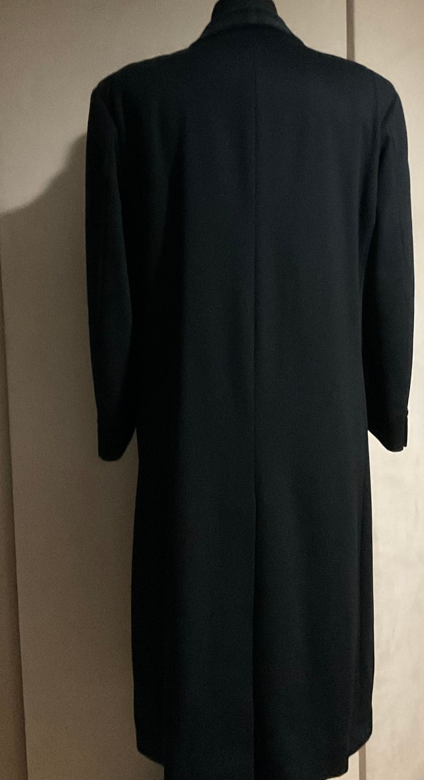 R P OVERCOAT / BLACK CASHMERE & WOOL / BLACK VELVET COLLAR / MADE IN ITALY / NEW / 40 / 42 / 44 OVERSIZED