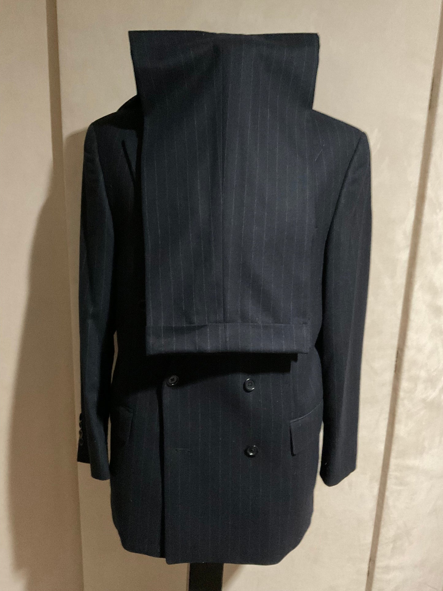 R P SUIT / DOUBLE BREASTED / CASHMERE & WOOL / NAVY CHALK STRIPE / 40 REG / MADE IN CANADA