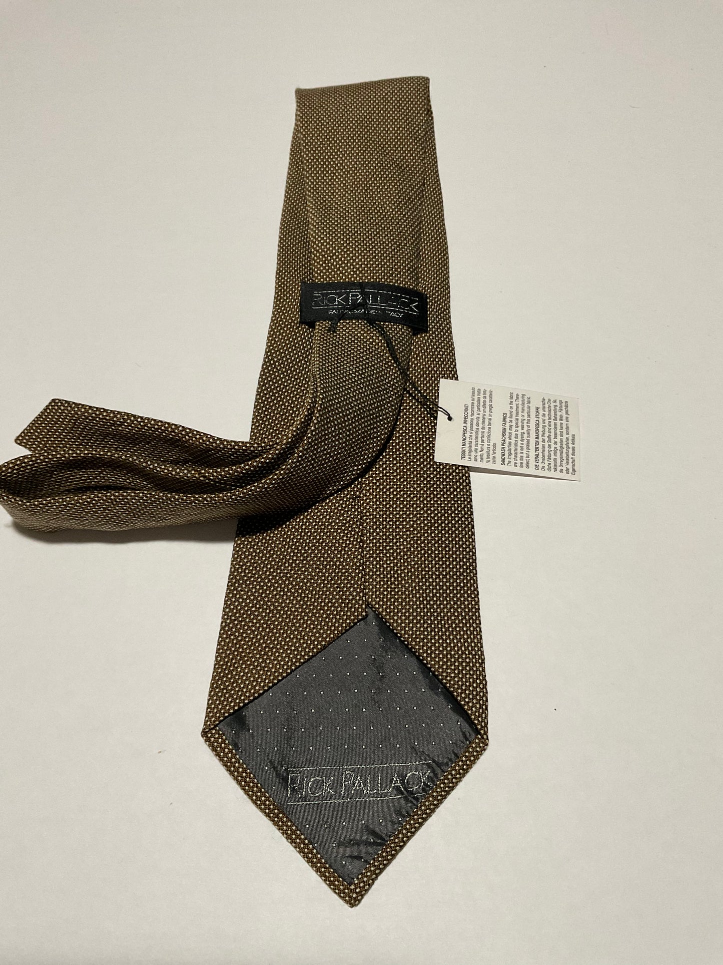 R P TIE / PURE SILK / NEW / APPX. 3 3/4” WIDE / HAND MADE IN ITALY