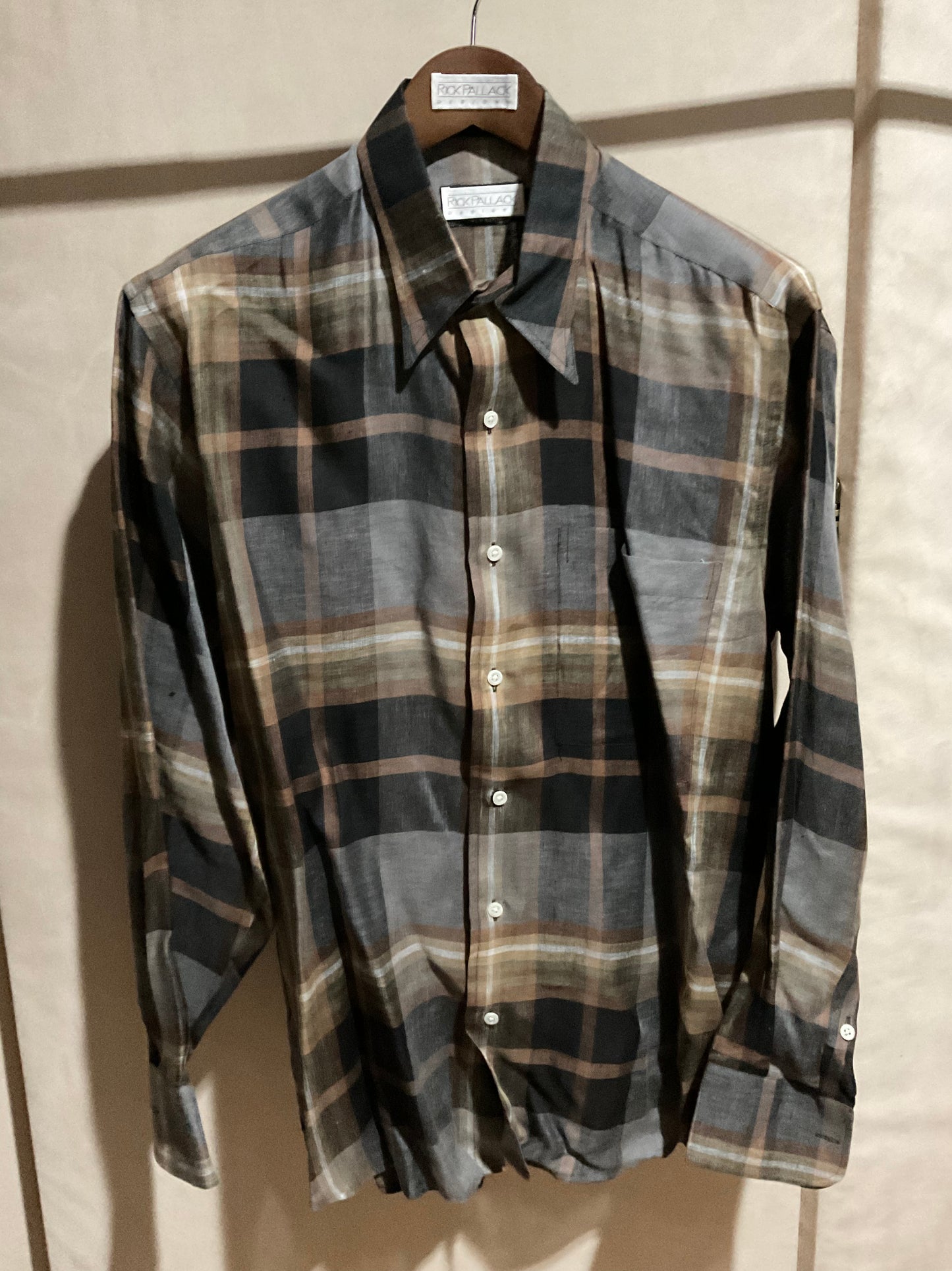 R P SPORT SHIRT / 100% LINEN / NEW / MEDIUM - LARGE / MADE IN USA