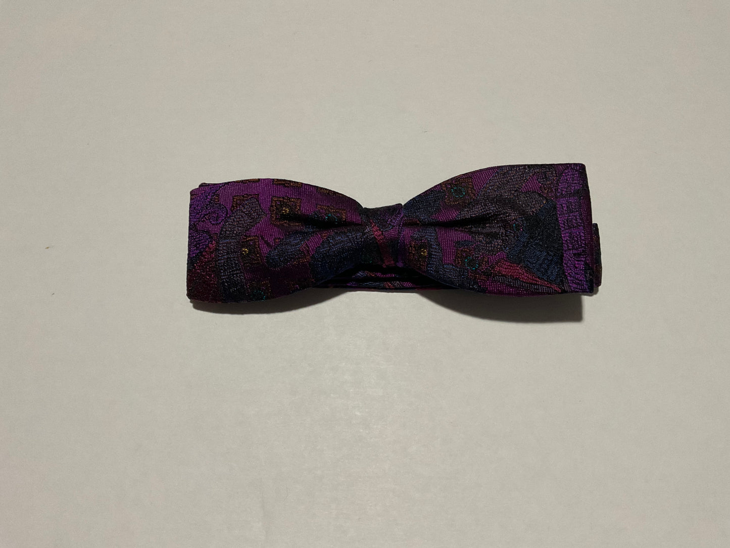 R P BOW TIE / PURE SILK / NEW / PRE-TIED / HAND MADE IN ITALY