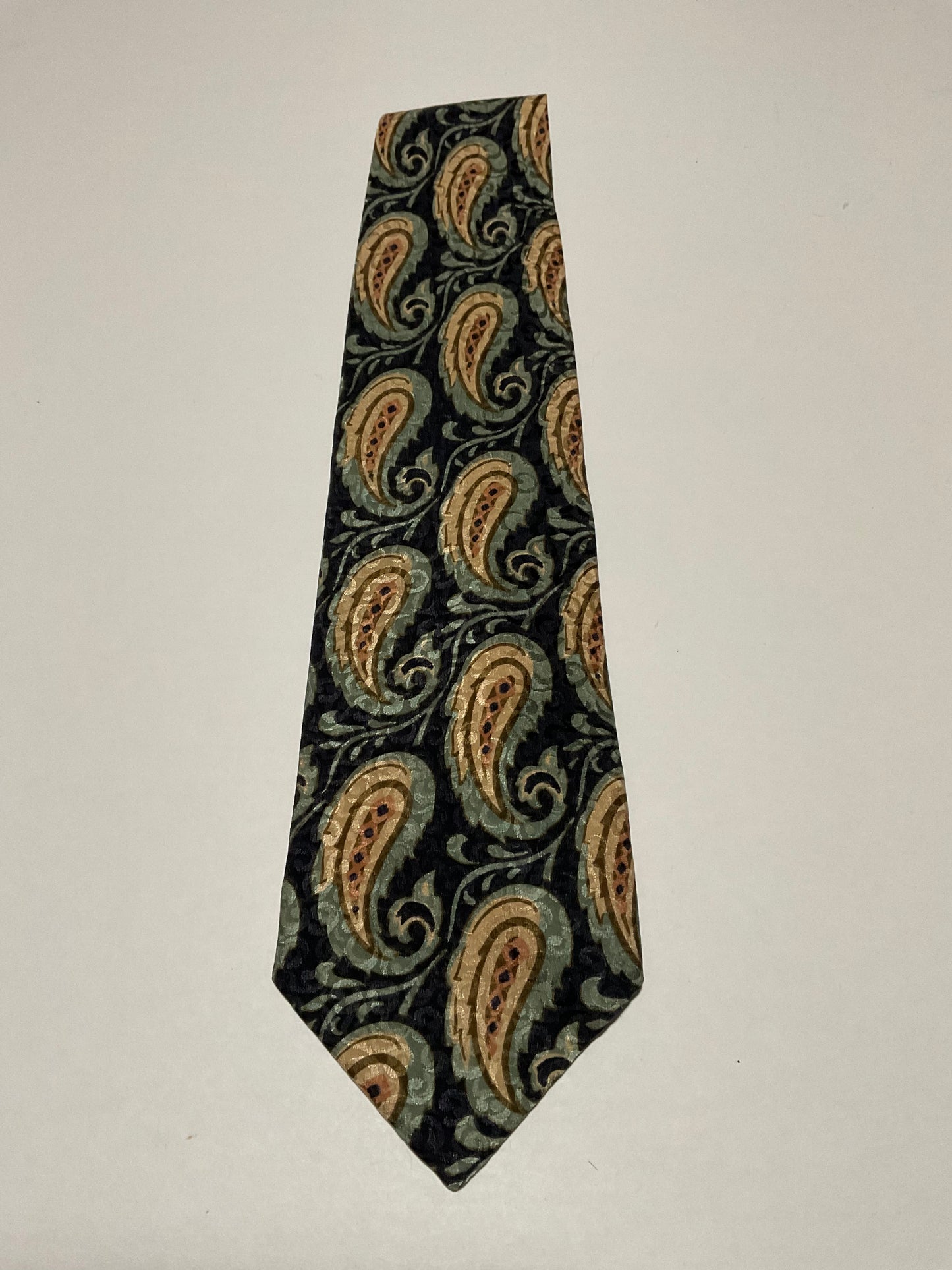 R P TIE / PURE SILK / NEW / APPX. 3 3/4” WIDE / HAND MADE IN ITALY