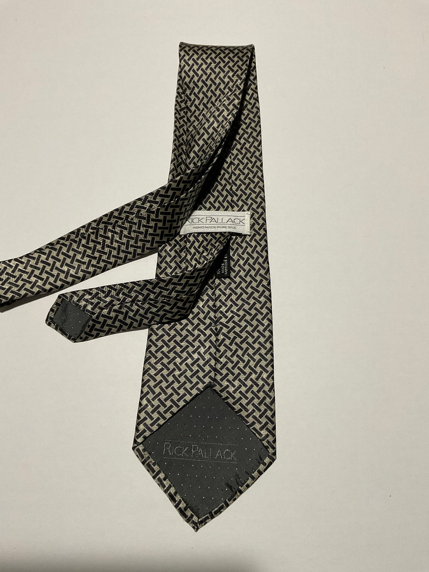 R P TIE / PURE SILK / NEW / APPX. 3 3/4” WIDE / HAND MADE IN ITALY