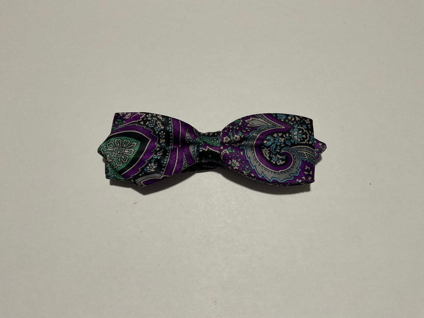 R P BOW TIE / PURE SILK / NEW / PRE-TIED / HAND MADE IN ITALY