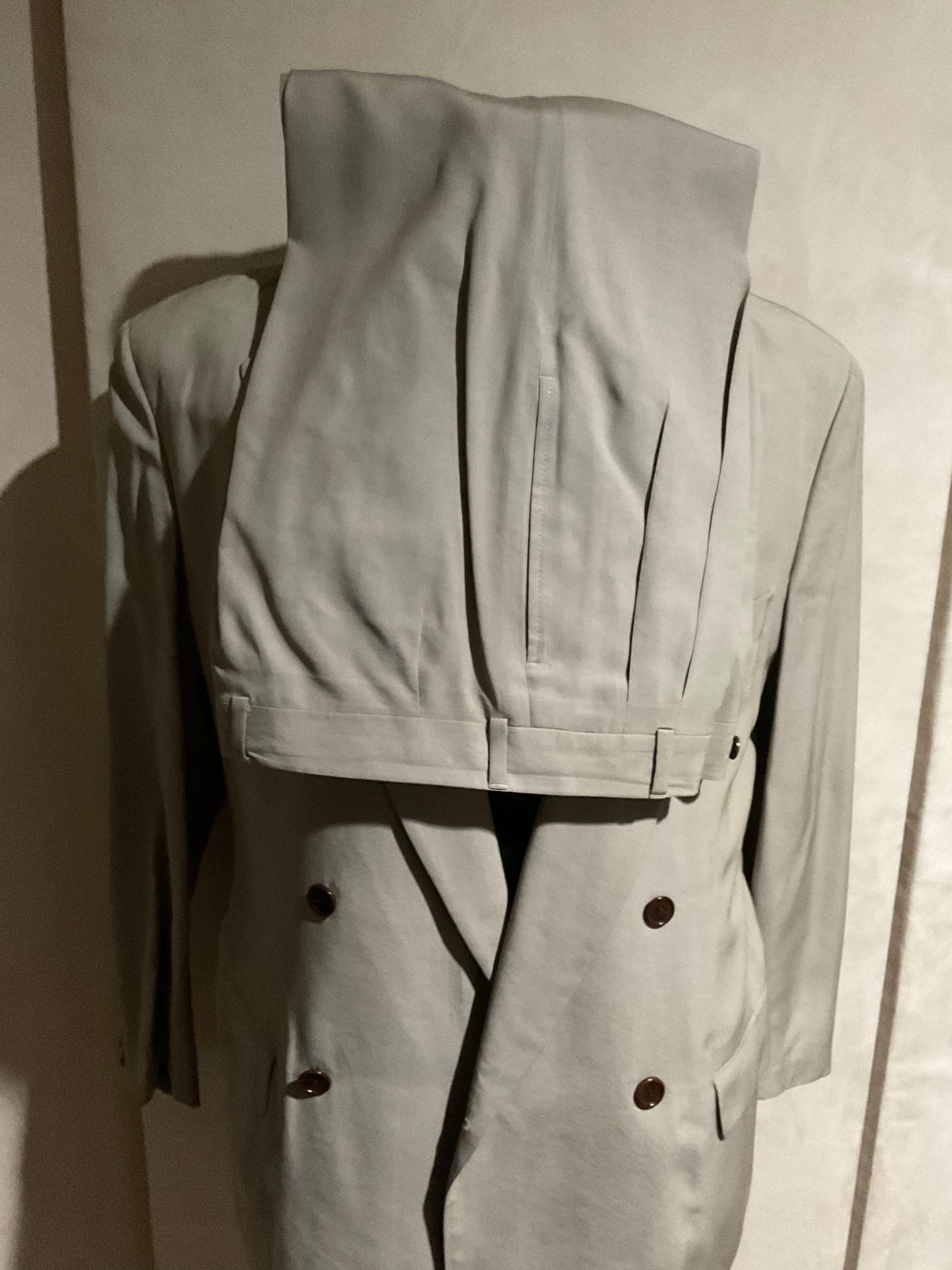 R P SUIT / TAN SILK / DOUBLE BREASTED / 38 REG / MADE IN GERMANY