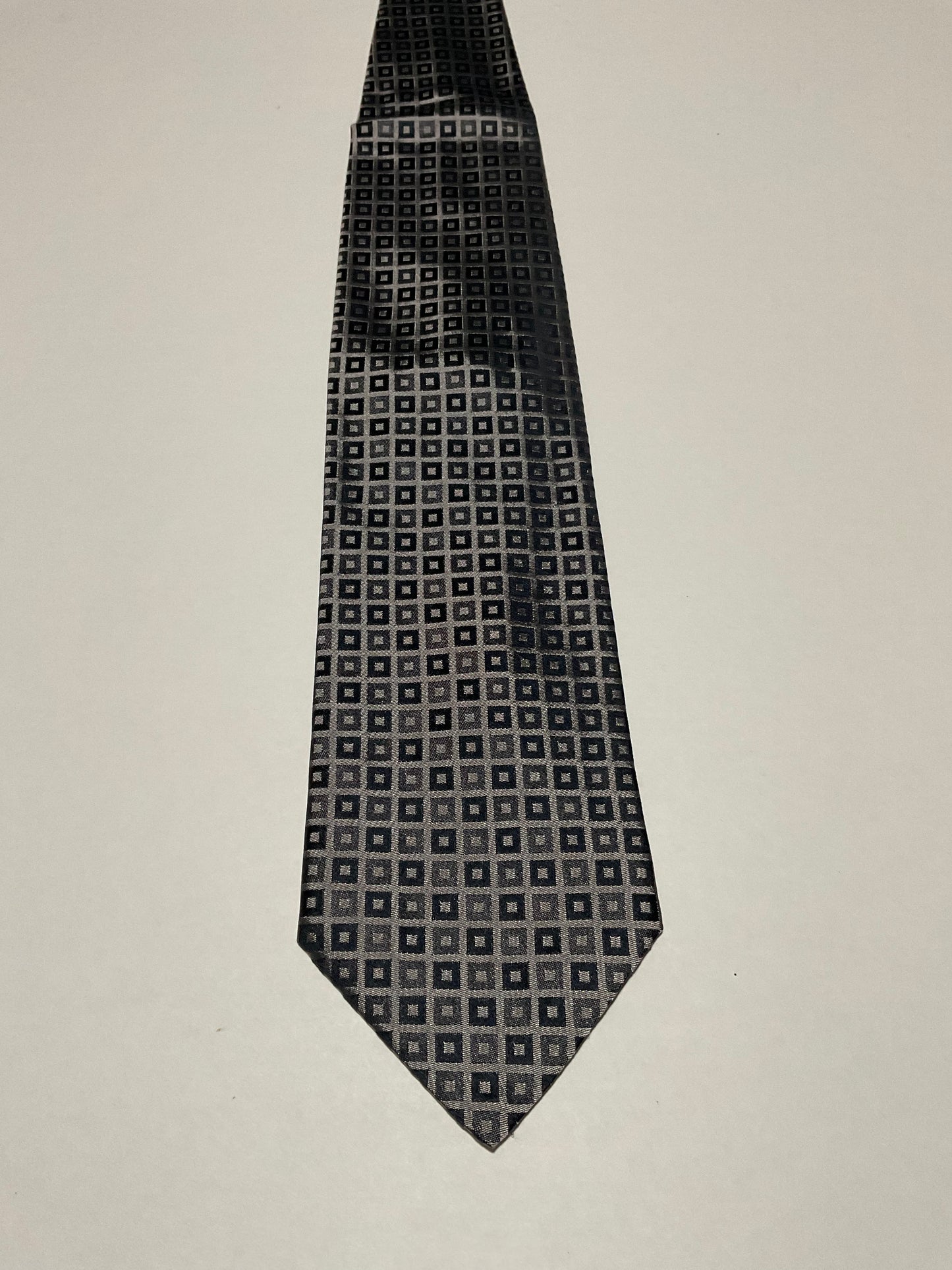 R P TIE / PURE SILK / NEW / APPX. 3 3/4” WIDE / HAND MADE IN ITALY