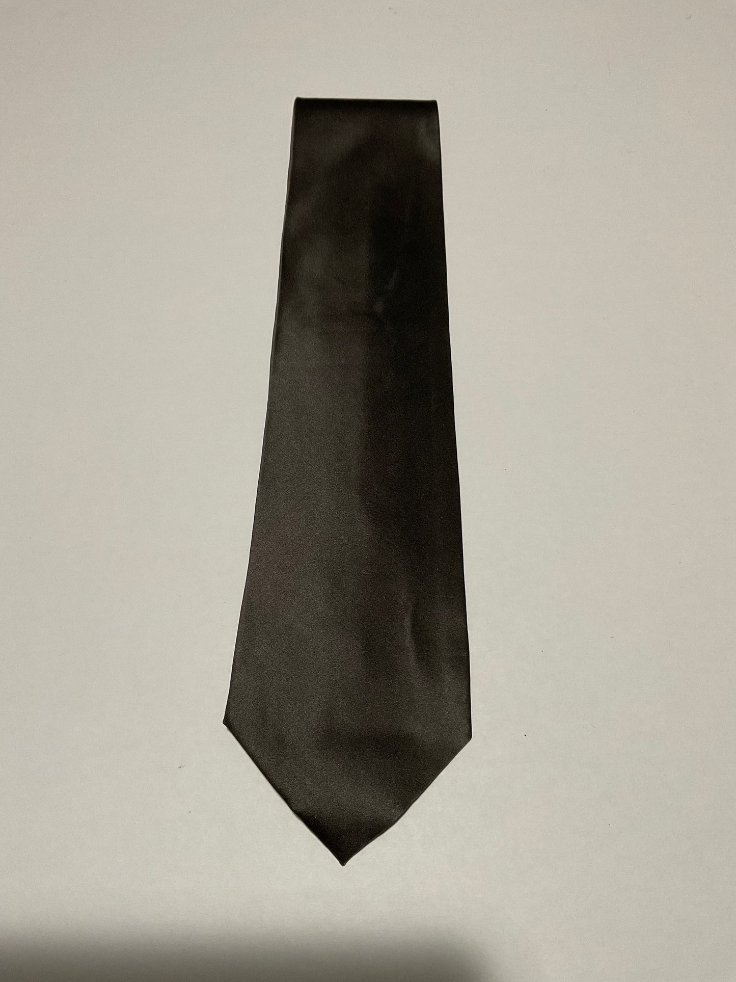 R P TIE / PURE SILK / NEW / APPX. 3 3/4” WIDE / HAND MADE IN ITALY