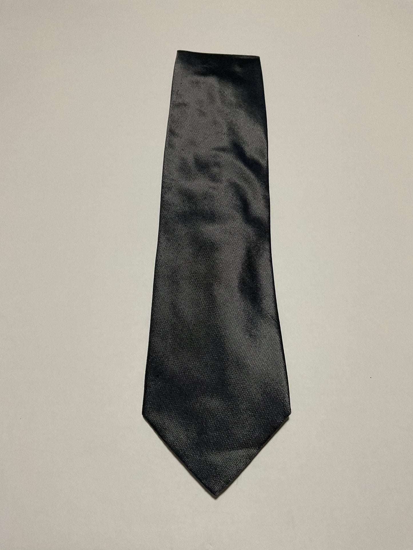 R P TIE / PURE SILK / NEW / APPX. 3 3/4” WIDE / HAND MADE IN ITALY