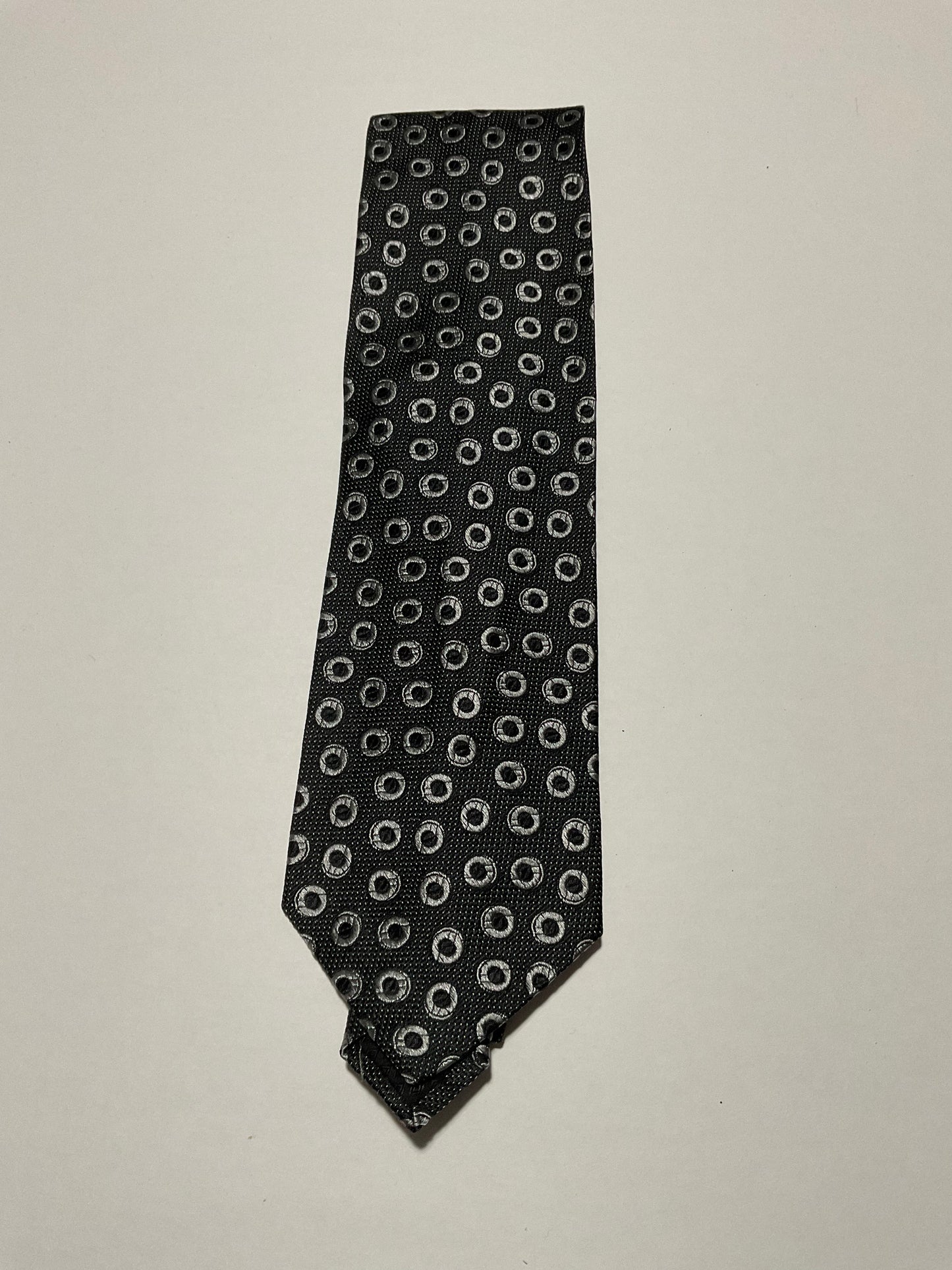 R P TIE / PURE SILK / NEW / APPX. 3 3/4” WIDE / HAND MADE IN ITALY