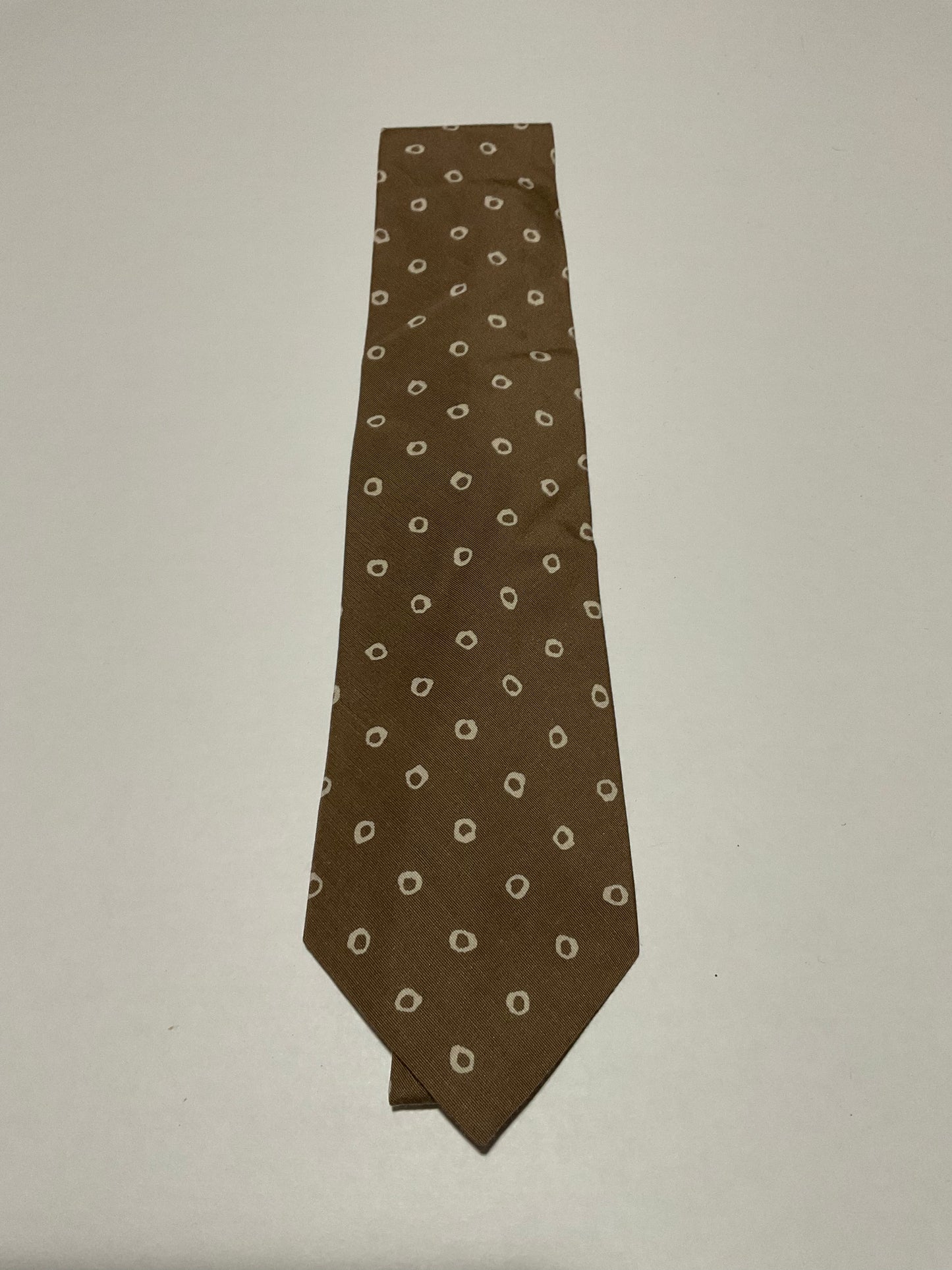 R P TIE / PURE SILK / NEW / APPX. 3 3/4” WIDE / HAND MADE IN ITALY