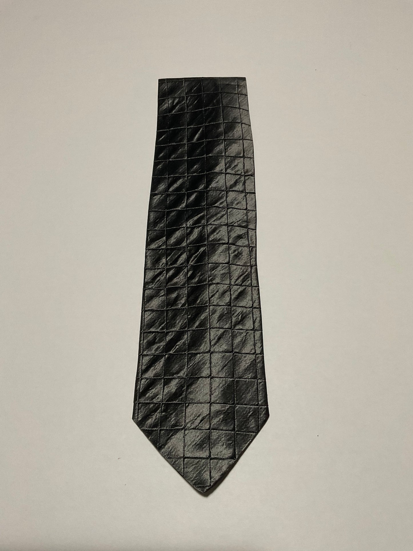 R P TIE / PURE SILK / NEW / APPX. 3 3/4” WIDE / HAND MADE IN ITALY