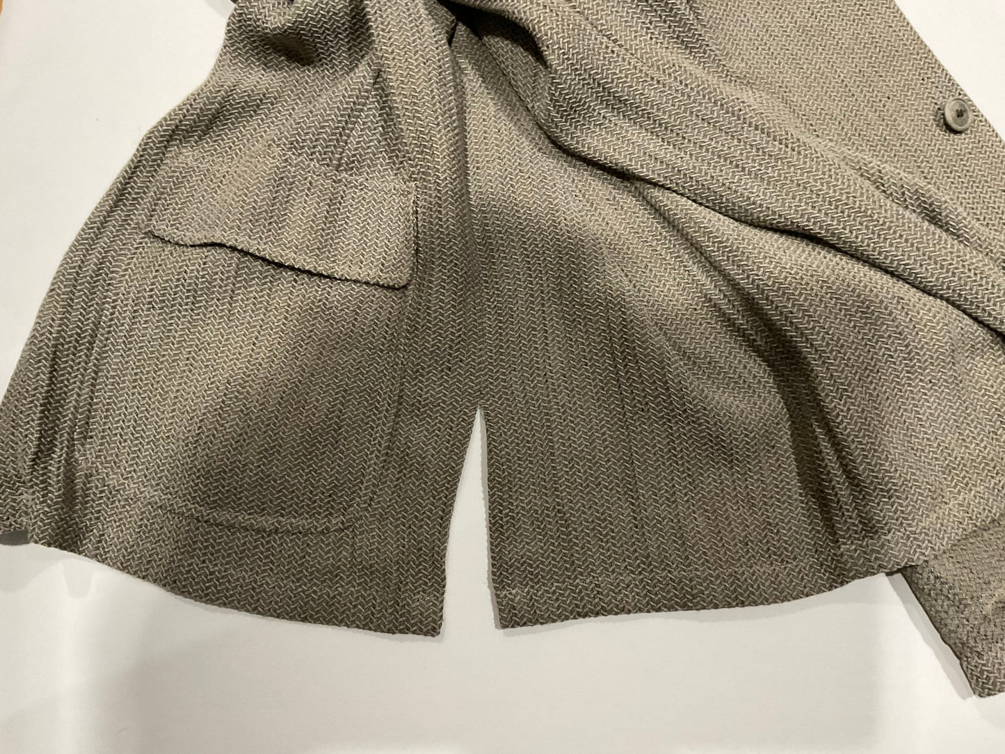 R P SPORT JACKET / GREY LINEN HERRINGBONE / UNCONSTRUCTED / MEDIUM - LARGE / NEW / CRAFTED IN USA