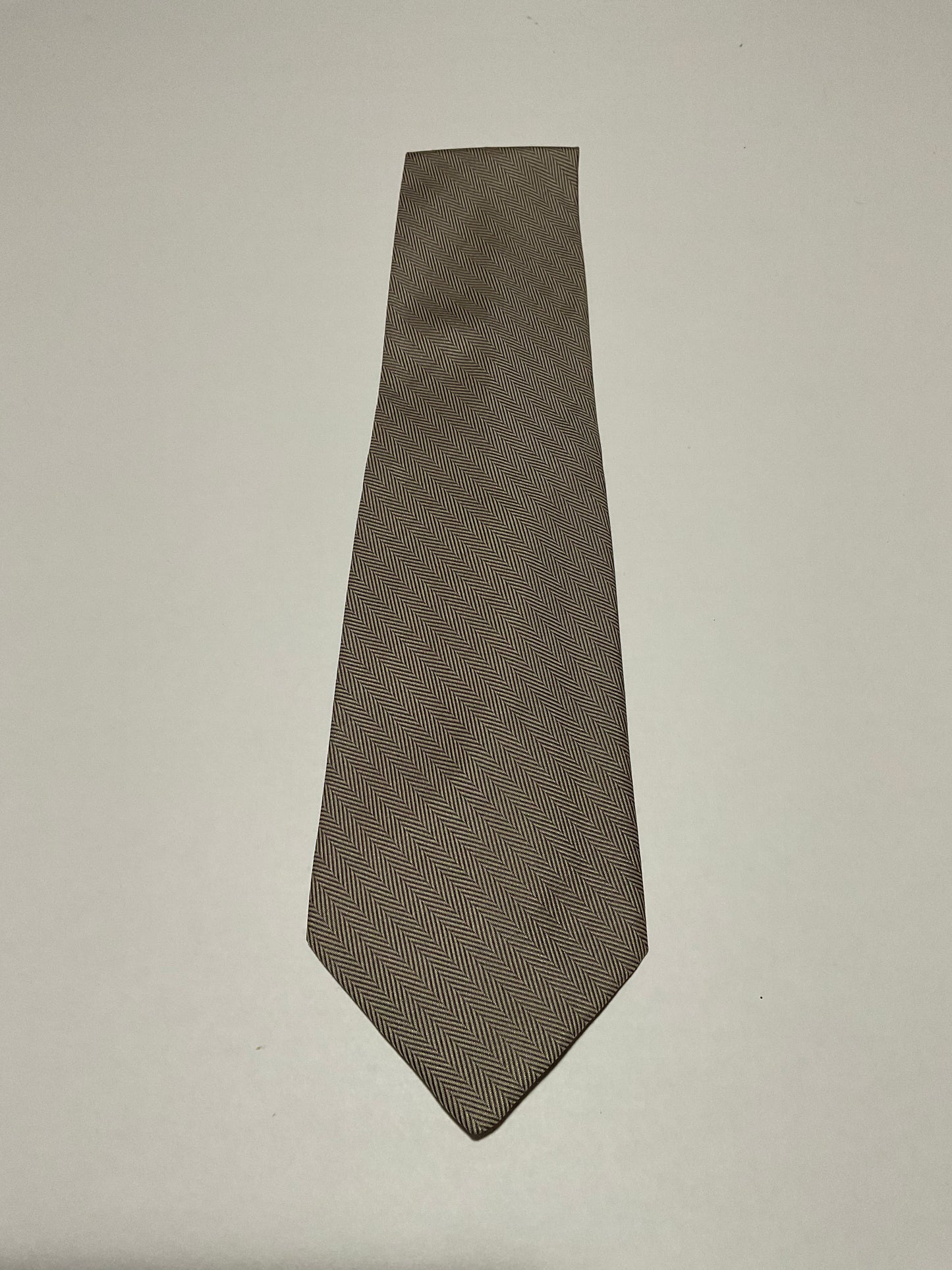 R P TIE / PURE SILK / NEW / APPX. 3 3/4” WIDE / HAND MADE IN ITALY