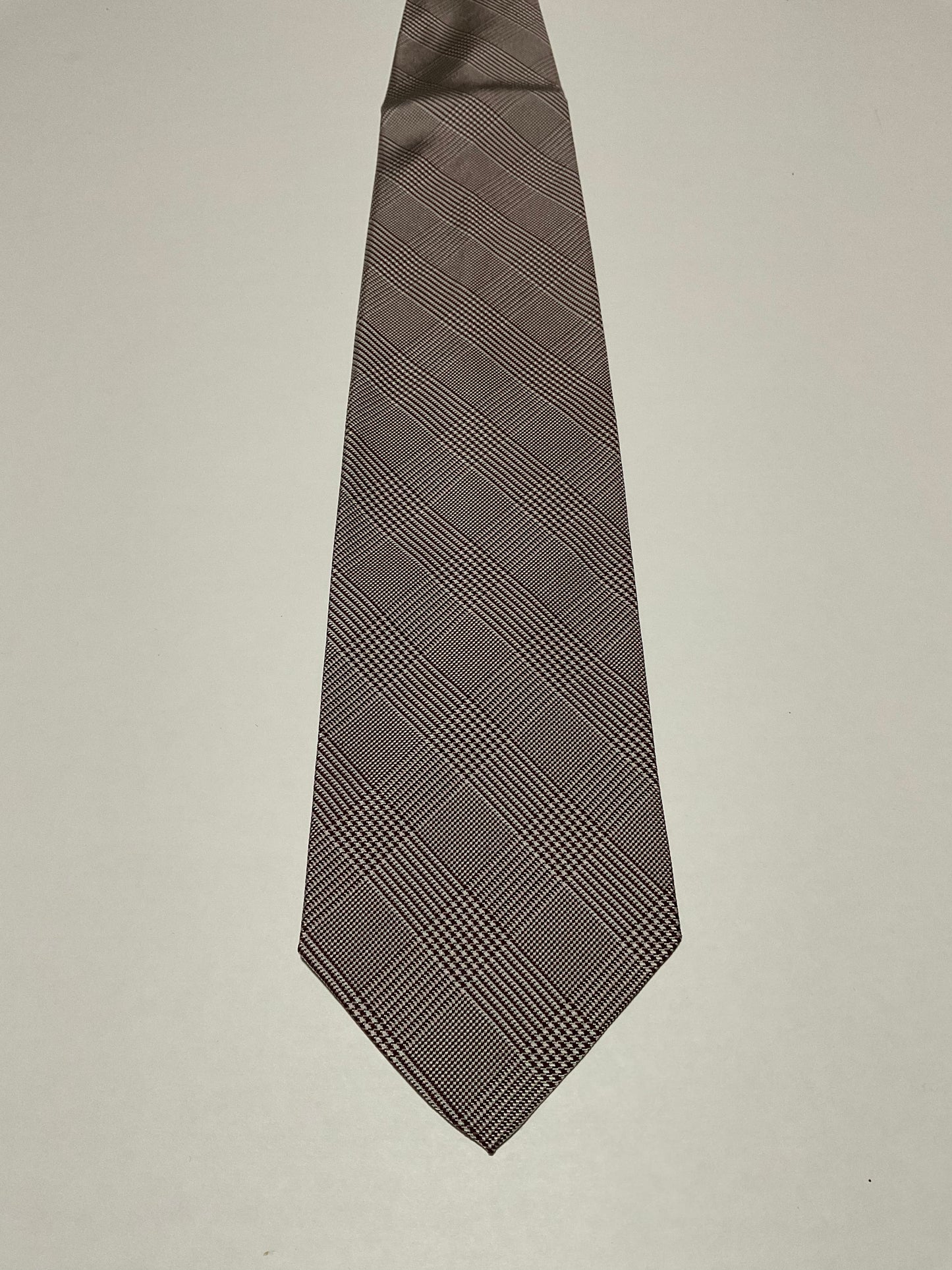 R P TIE / PURE SILK / NEW / APPX. 3 3/4” WIDE / HAND MADE IN ITALY