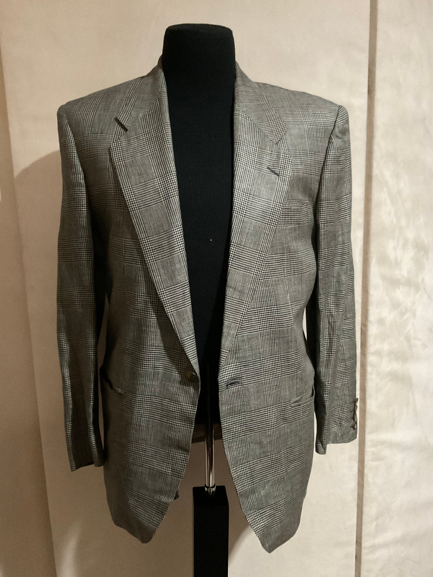 R P SUIT / BLACK & TAUPE GLEN PLAID IRISH LINEN / 38 REG / MADE IN ITALY
