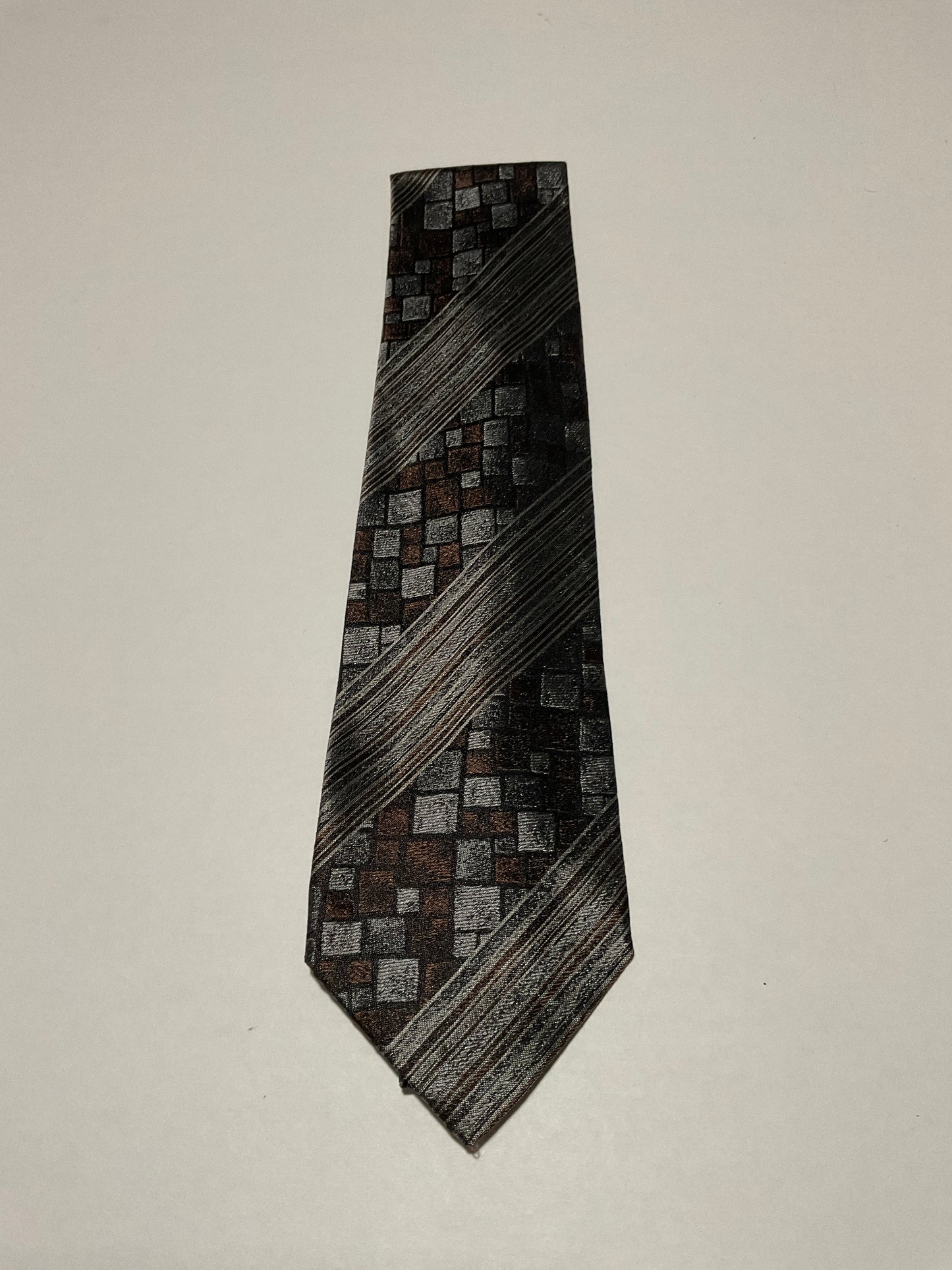 R P TIE / PURE SILK / NEW / APPX. 3 3/4” WIDE / HAND MADE IN ITALY