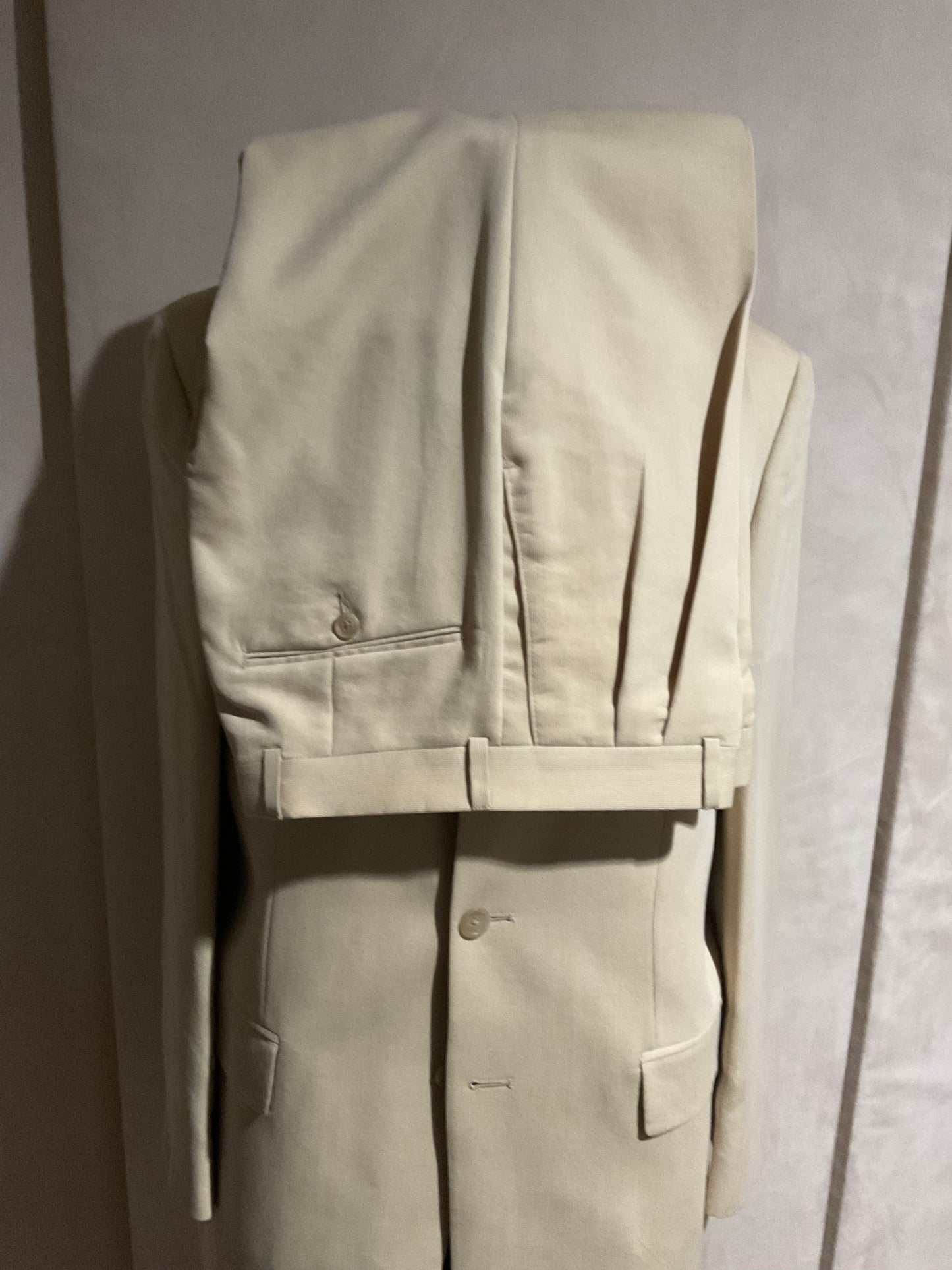 R P SUIT / CAMEL / 40 REG / MADE IN CANADA