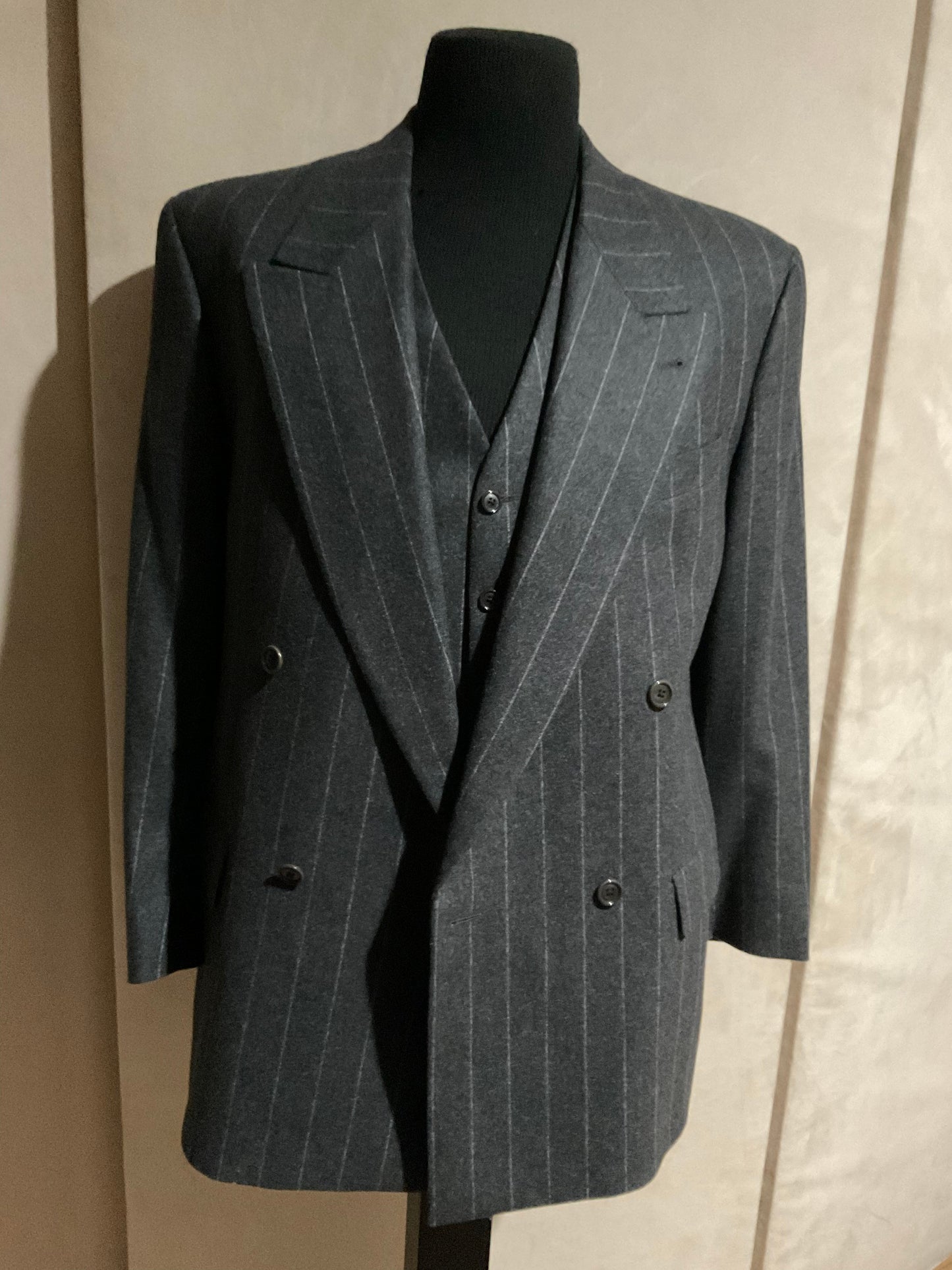 R P SUIT / PURE CASHMERE / DOUBLE BREASTED & VEST / CUSTOM BESPOKE / GREY CHALK STRIPE / 40 REG / MADE IN ITALY