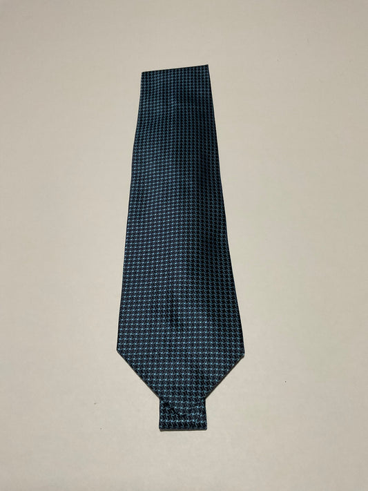 R P TIE / PURE SILK / NEW / APPX. 3 3/4” WIDE / HAND MADE IN ITALY