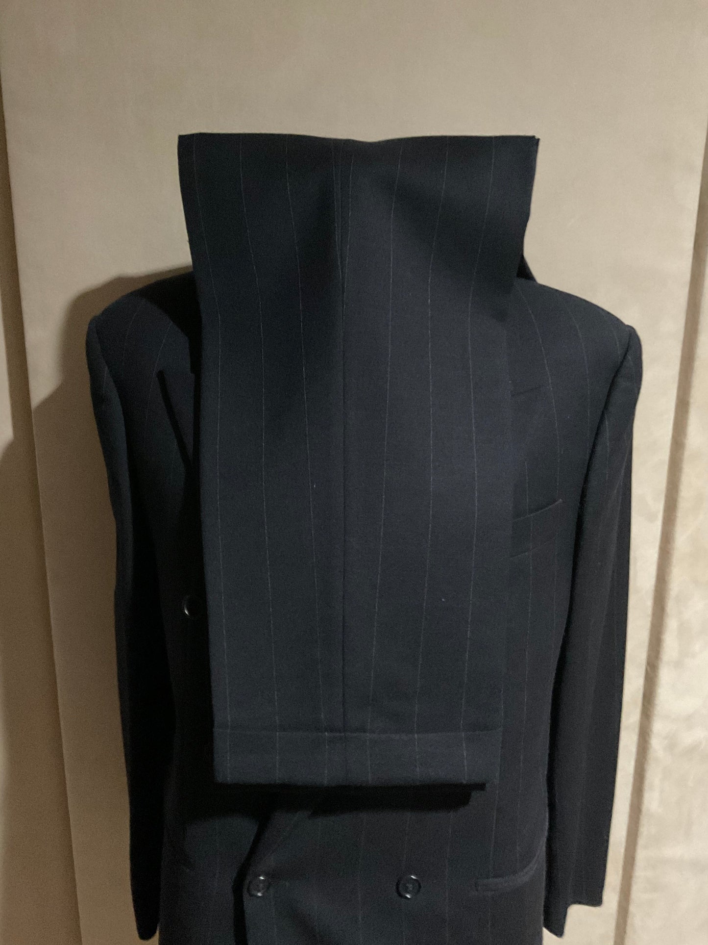 R P SUIT / DOUBLE BREASTED / NAVY STRIPE CREPE / 38 REG / MADE IN ITALY