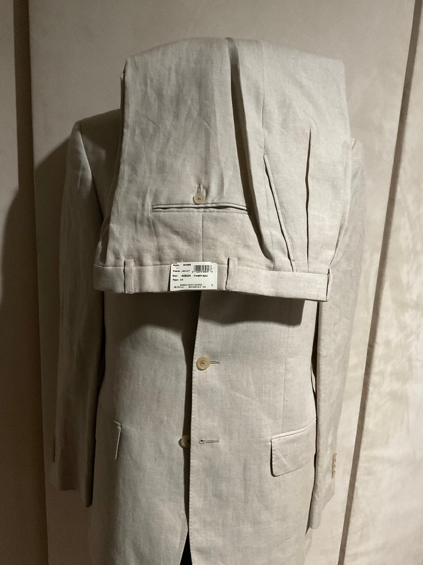 R P SUIT / BEIGE NATURAL LINEN / 3 PIECE VESTED / 40 REG / NEW / MADE IN CANADA