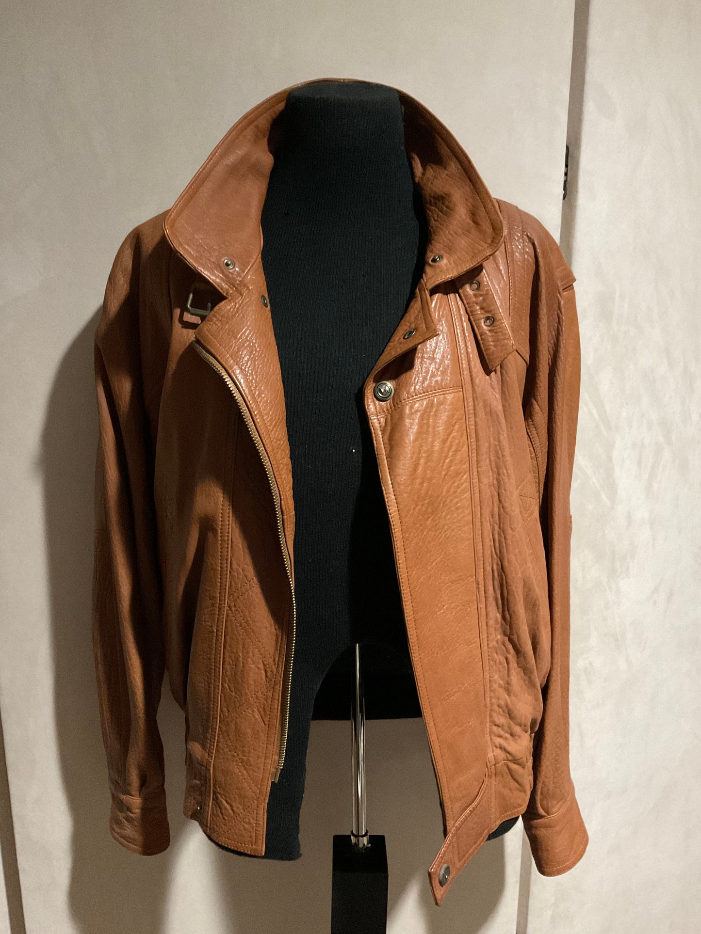 R P LEATHER JACKET / BROWN RUST / MEDIUM / REMOVABLE COLLAR / MADE IN –  DESIGNER VINTAGE COLLECTION