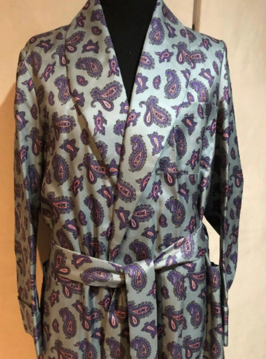 R P ROBE / DRESSING GOWN / 100% SILK / HAND MADE IN ENGLAND / NEW / MEDIUM - LARGE