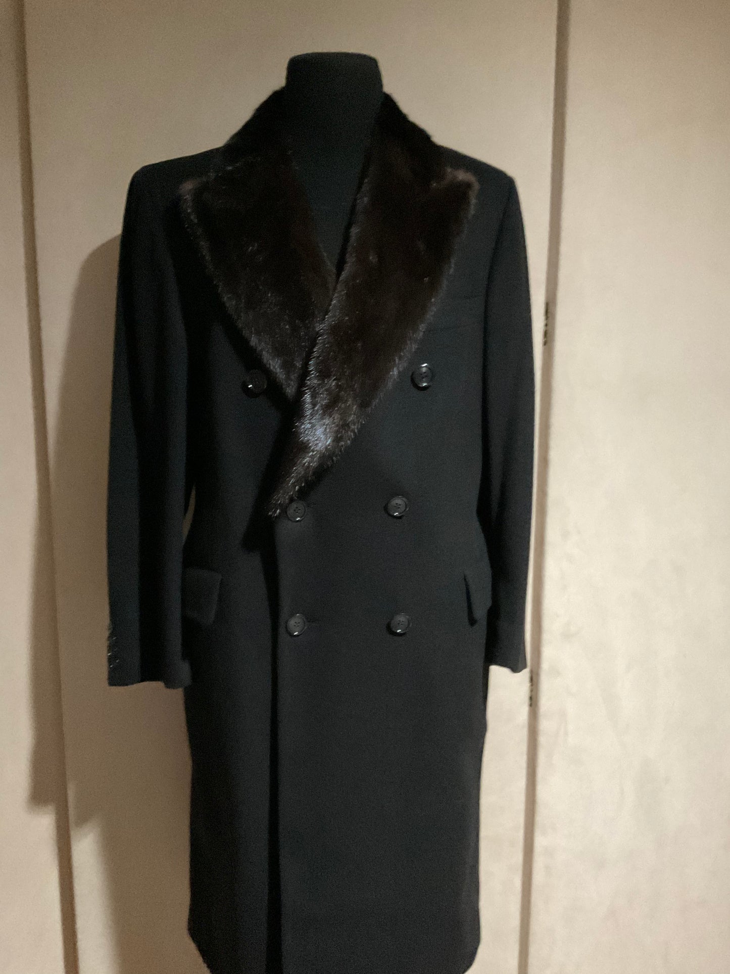 R P OVERCOAT / BLACK / PURE CASHMERE & MINK / NEW / 40 - 42 / MADE IN CANADA