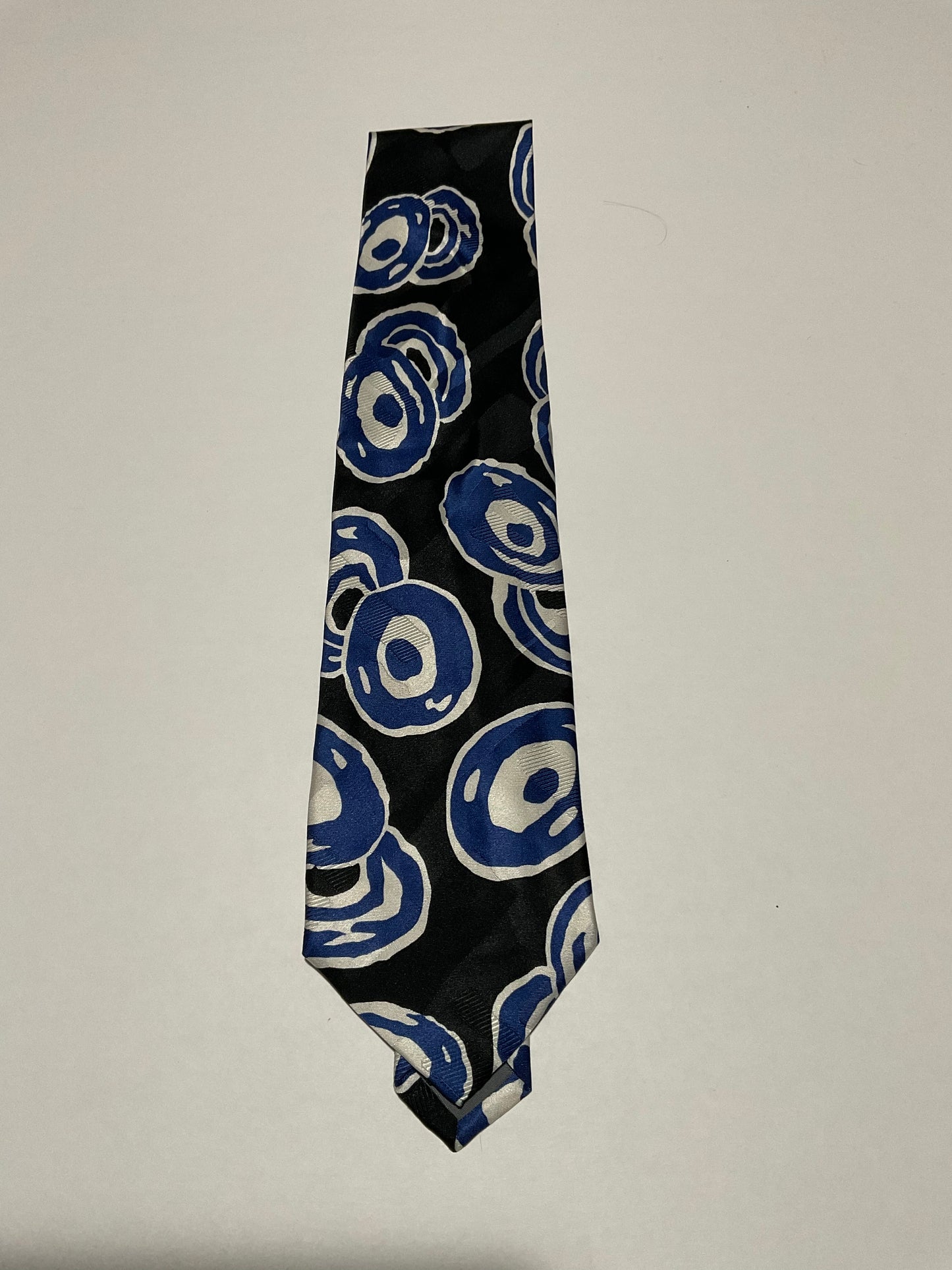 TIE / PURE SILK / NEW / APPX. 3 1/2” TO 3 3/4” WIDE / HAND MADE IN JAPAN